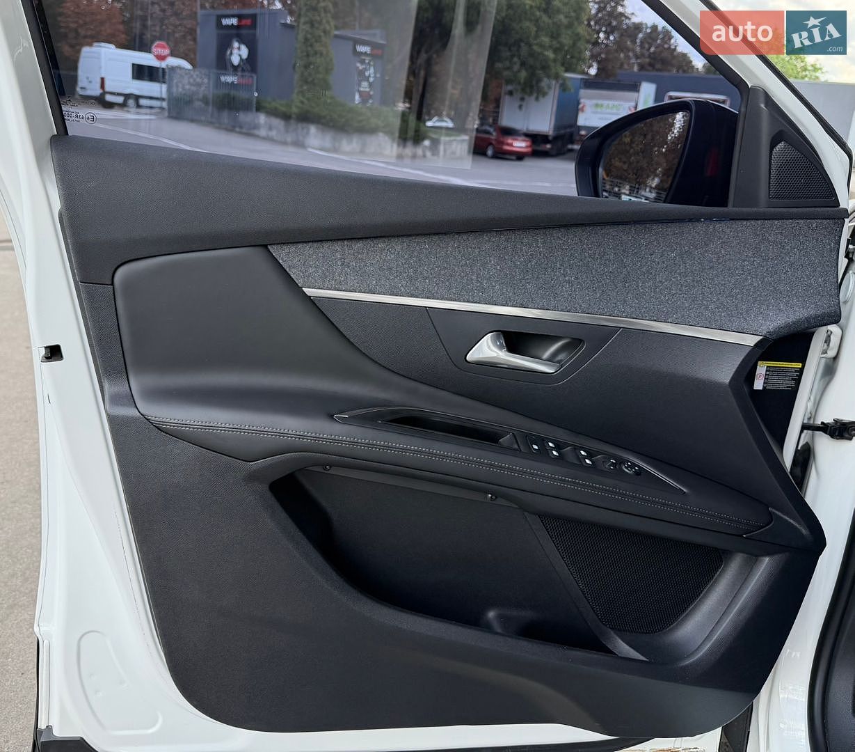 Peugeot 3008 2018 VIN VF3MCBHZWJS012821 фото оголошення 90 з 117