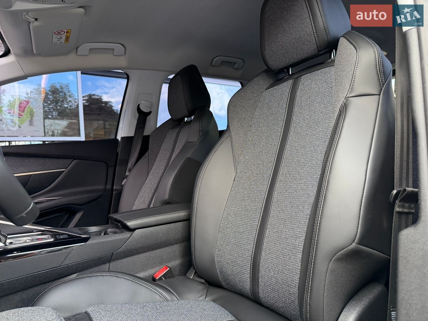 Peugeot 3008 2018 VIN VF3MCBHZWJS012821 фото оголошення 96 з 117