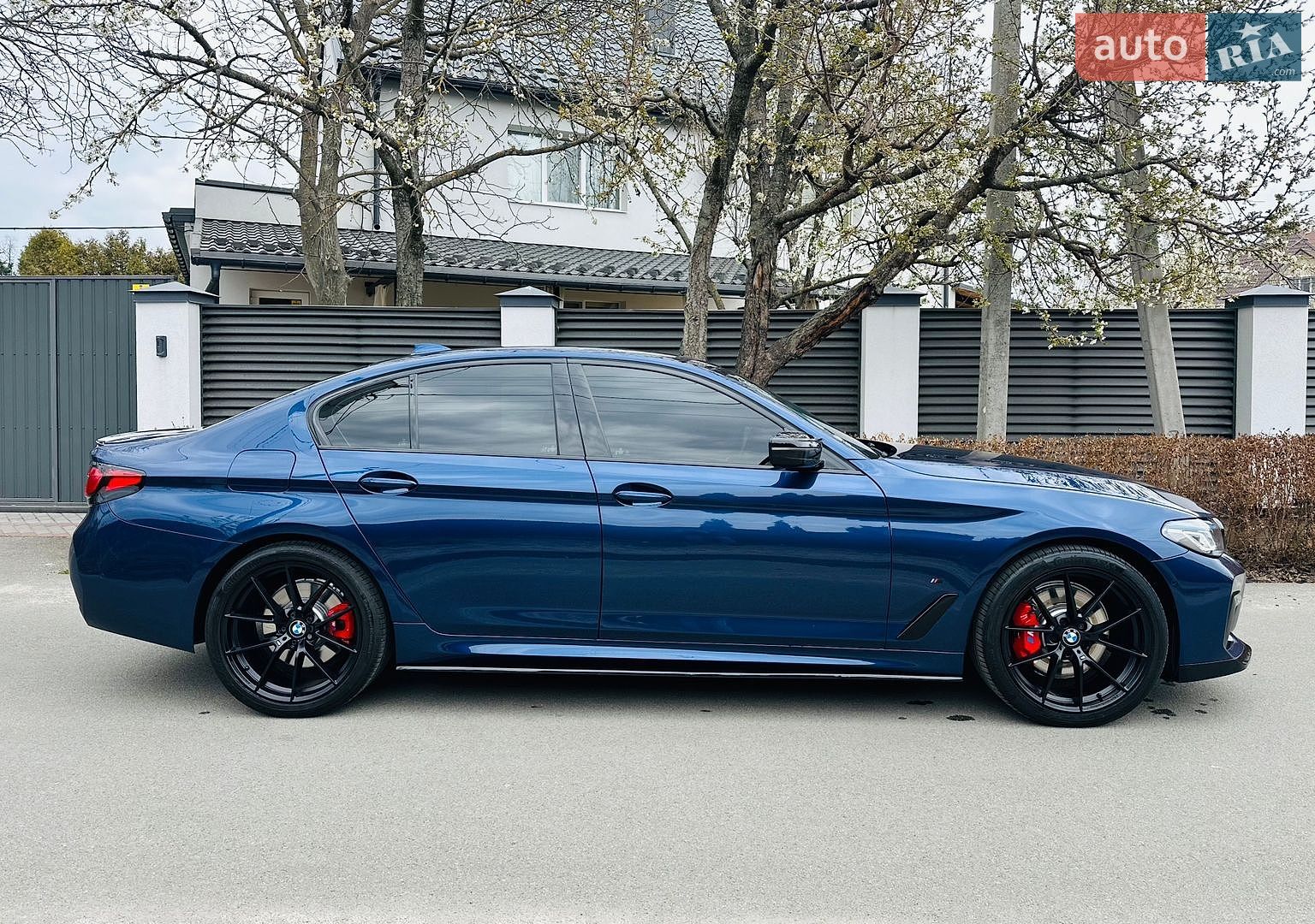 BMW 5 Series 2017 VIN WBAJD11040G884588 фото оголошення 4 з 28