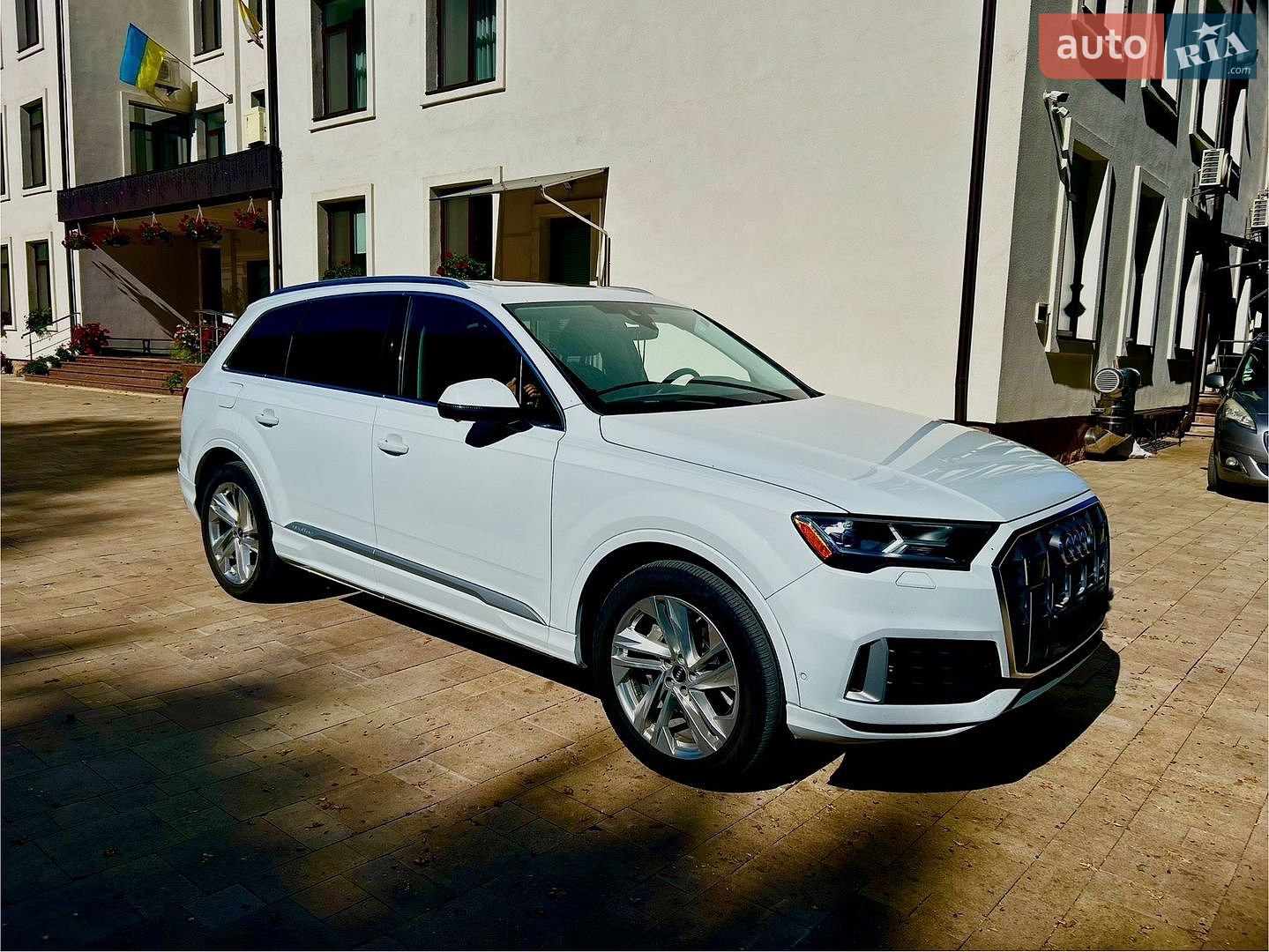 Audi Q7 2022 VIN WA1ACBF74PD003234 фото оголошення 2 з 33