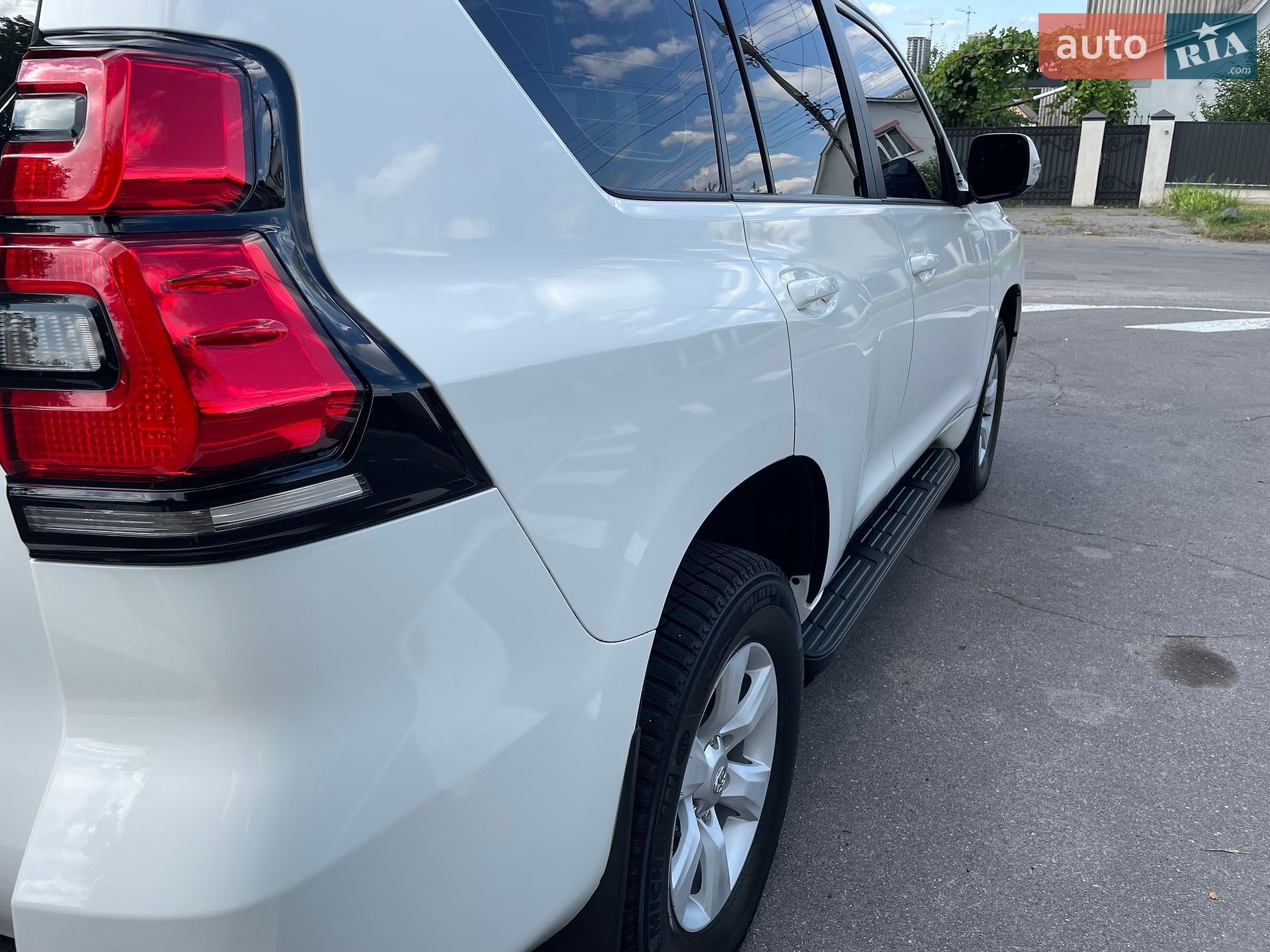 Toyota Land Cruiser Prado 2021 VIN JTEBX3FJ10K336472 фото оголошення 17 з 60