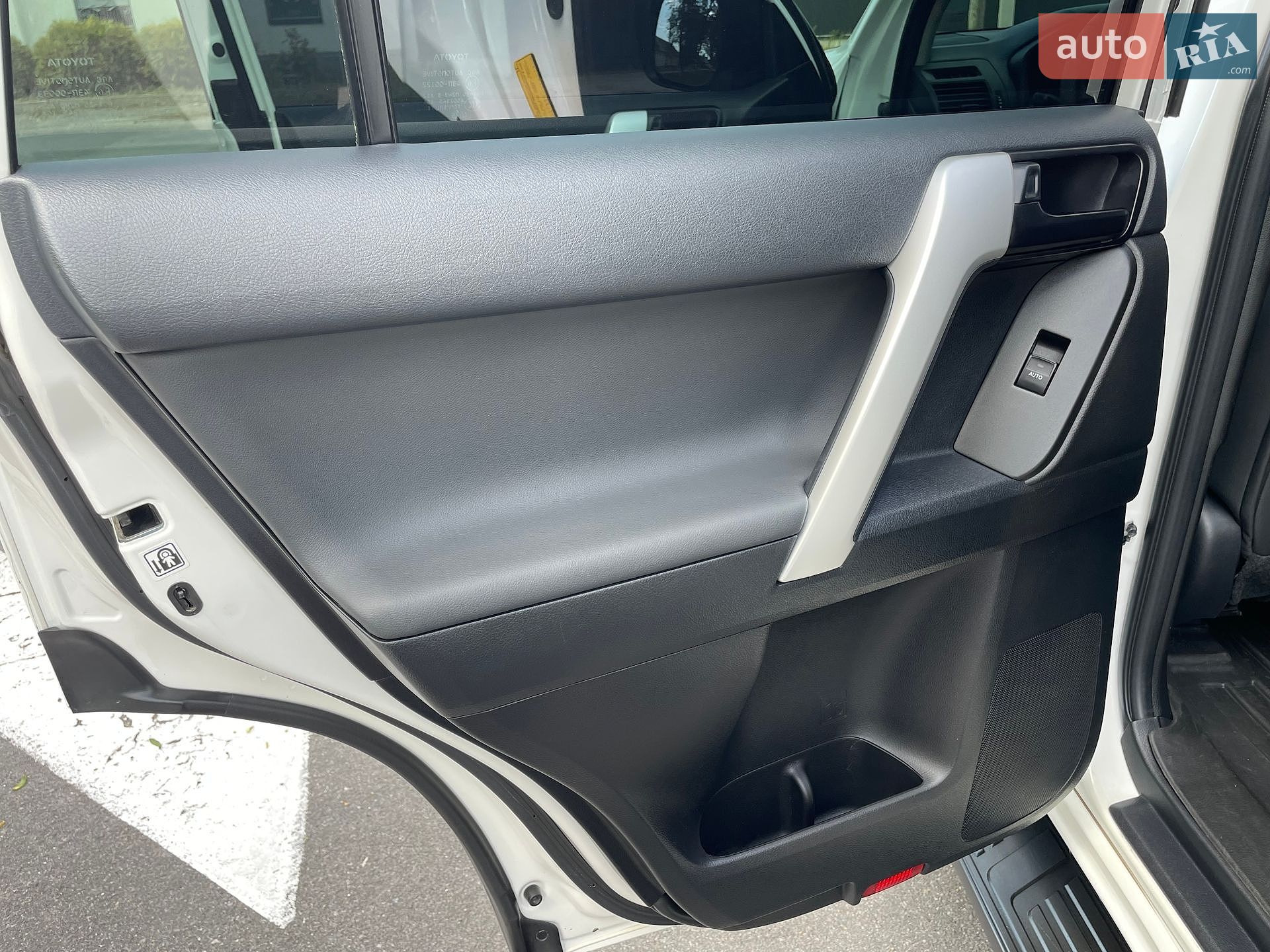 Toyota Land Cruiser Prado 2021 VIN JTEBX3FJ10K336472 фото оголошення 36 з 60