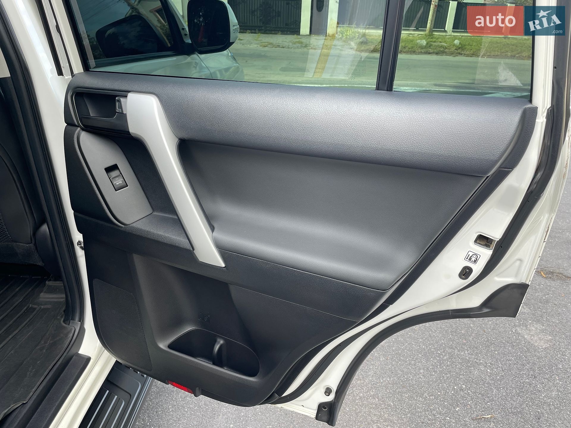 Toyota Land Cruiser Prado 2021 VIN JTEBX3FJ10K336472 фото оголошення 42 з 60