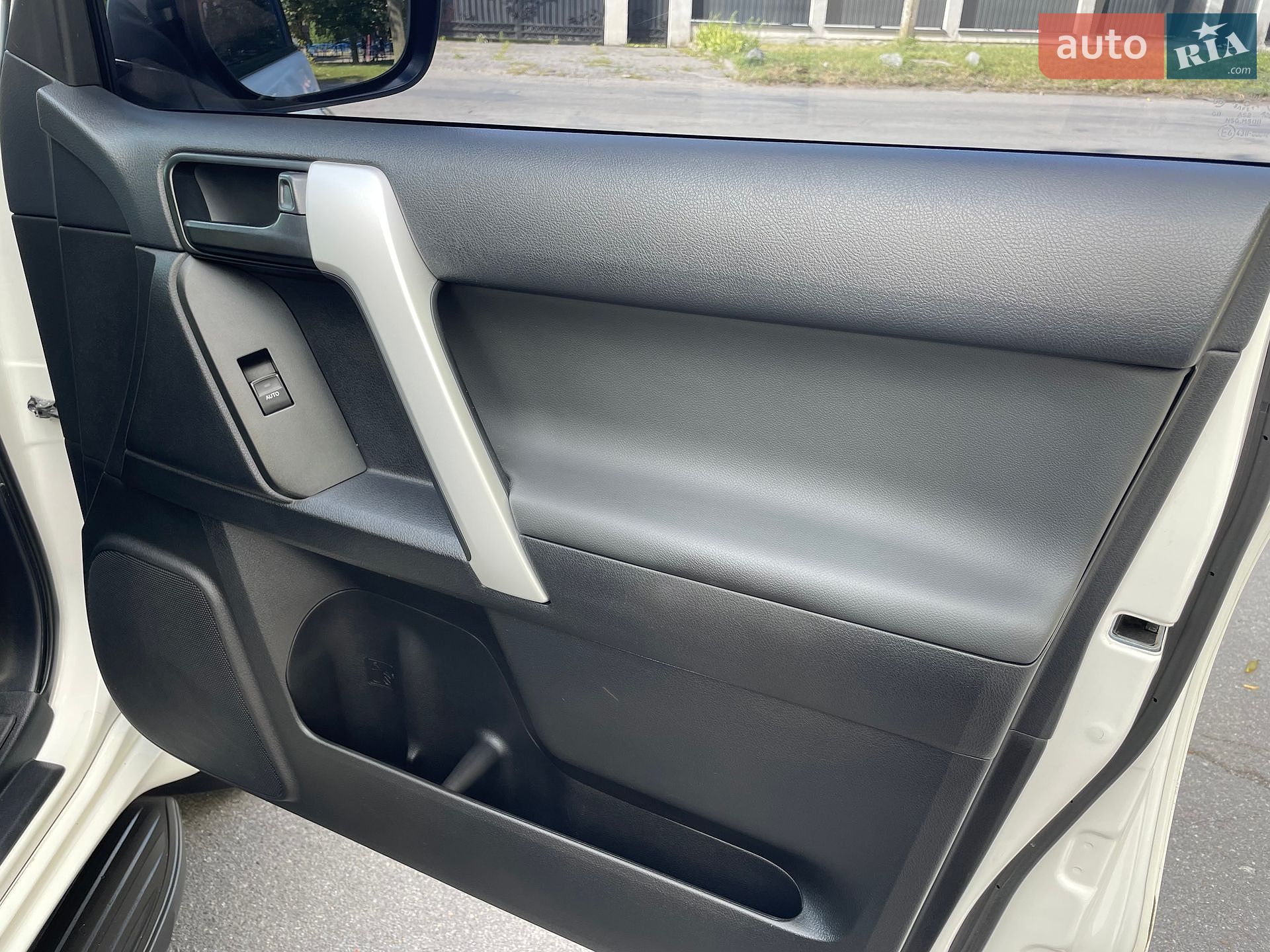 Toyota Land Cruiser Prado 2021 VIN JTEBX3FJ10K336472 фото оголошення 48 з 60