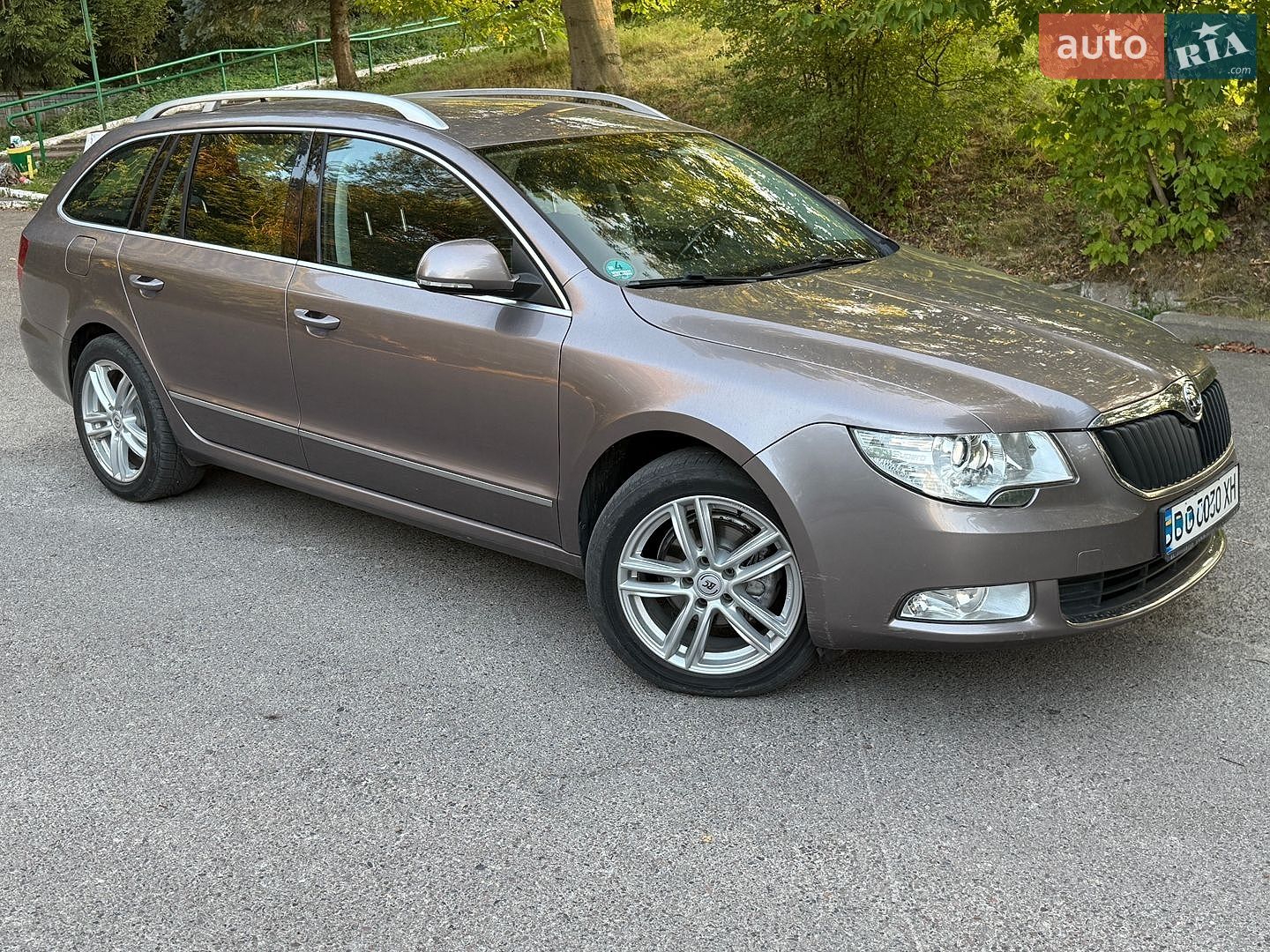 Skoda Superb 2010 VIN TMBJJ73T6B9028092 фото оголошення 2 з 23