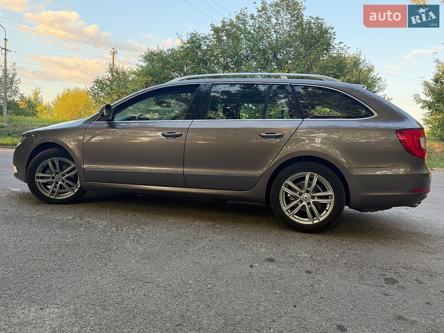Skoda Superb 2010 VIN TMBJJ73T6B9028092 фото оголошення 5 з 23