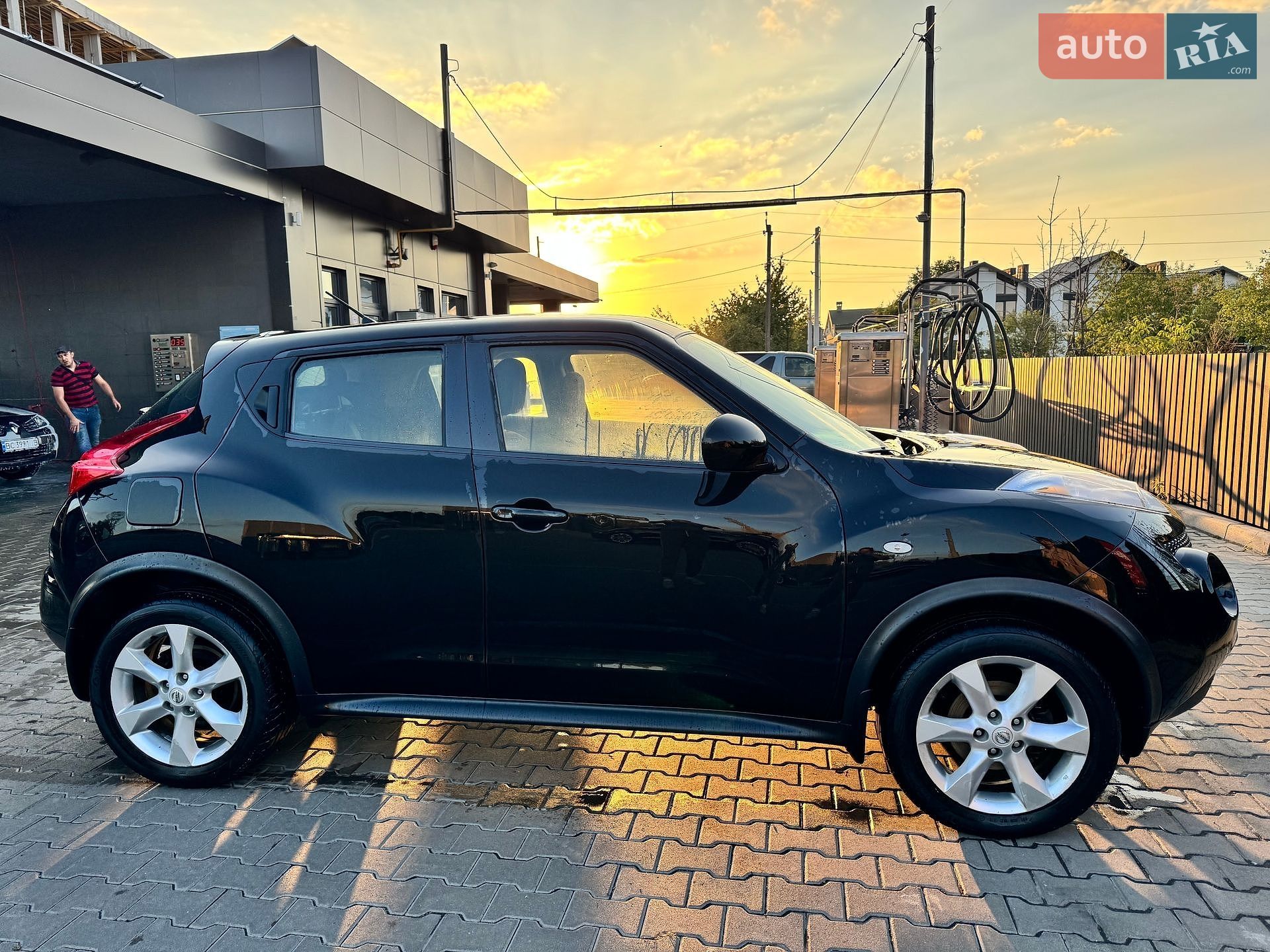 Nissan Juke 2011 VIN SJNFBAF15U6166143 фото оголошення 2 з 12