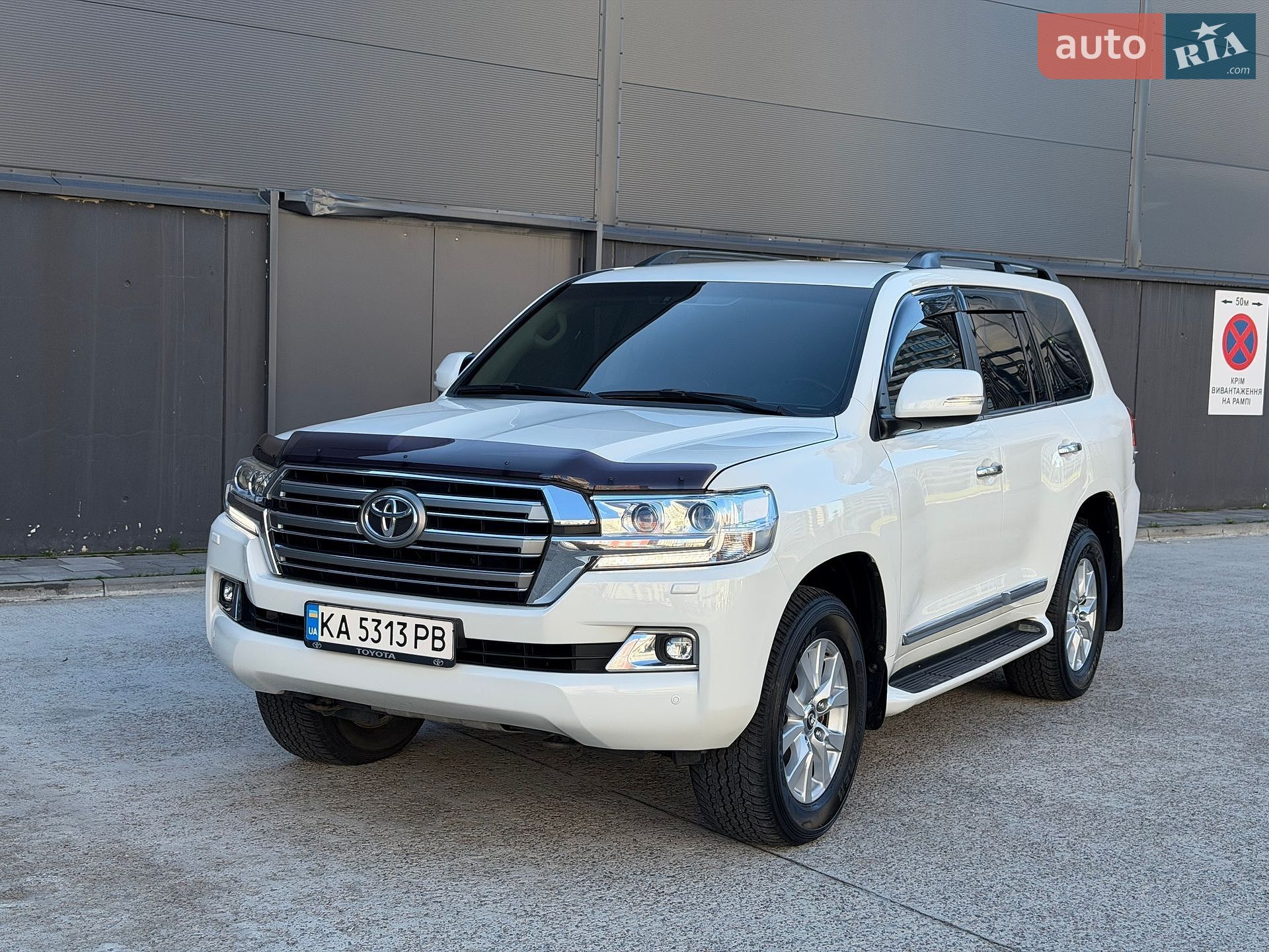 Toyota Land Cruiser 2018 VIN JTMCV05J004250430 фото оголошення 3 з 64