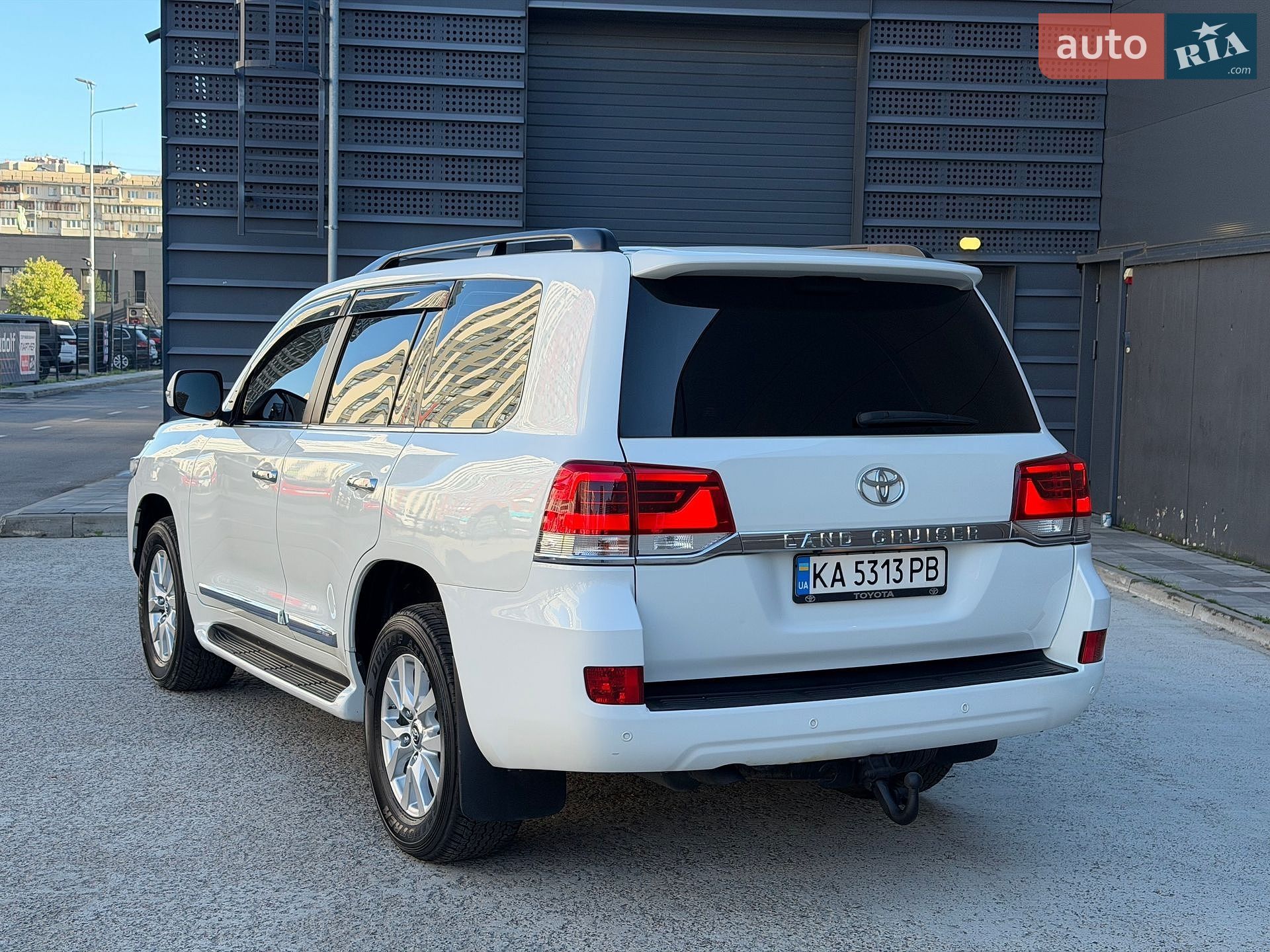 Toyota Land Cruiser 2018 VIN JTMCV05J004250430 фото оголошення 10 з 64
