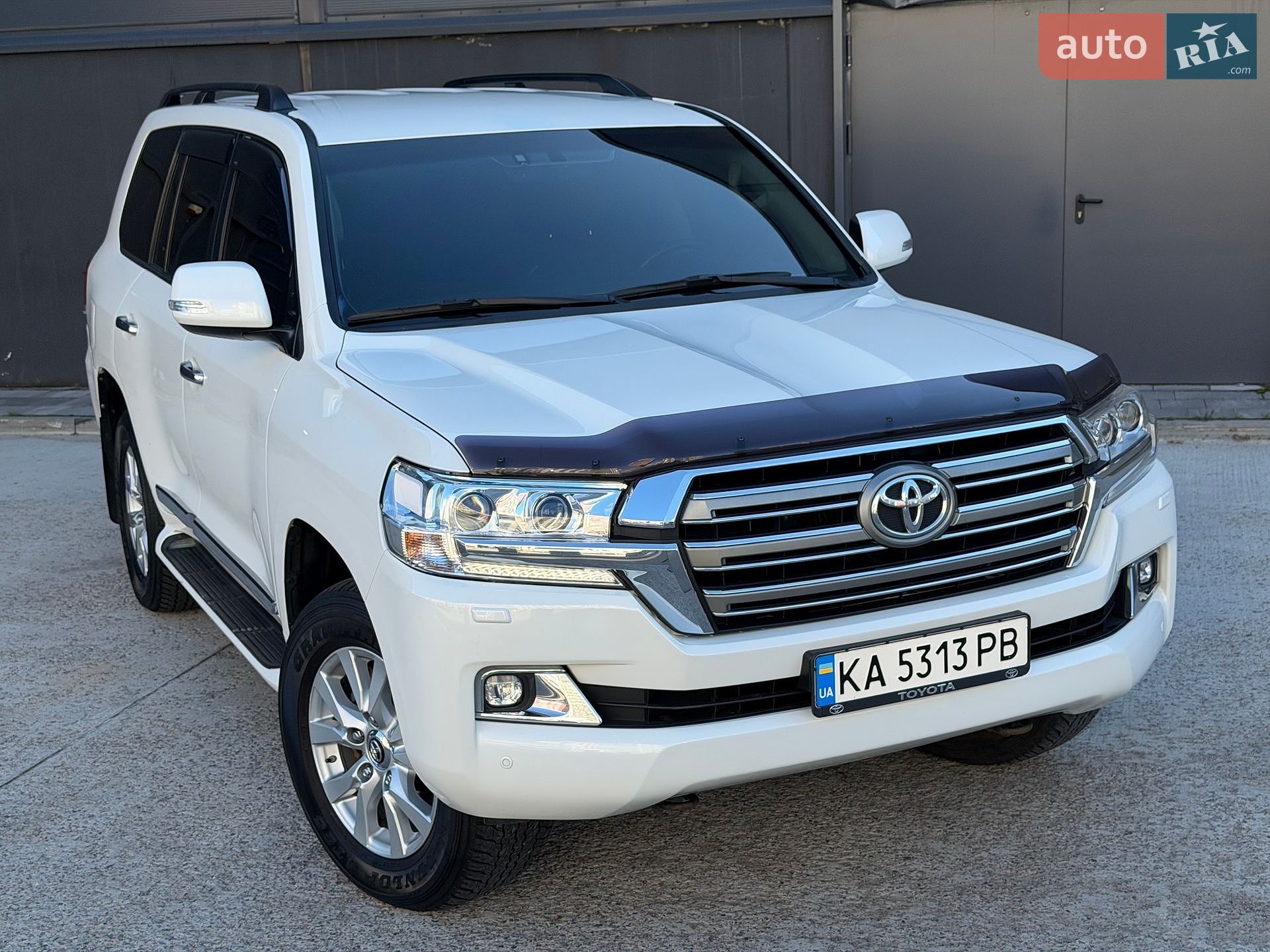 Toyota Land Cruiser 2018 VIN JTMCV05J004250430 фото оголошення 2 з 64