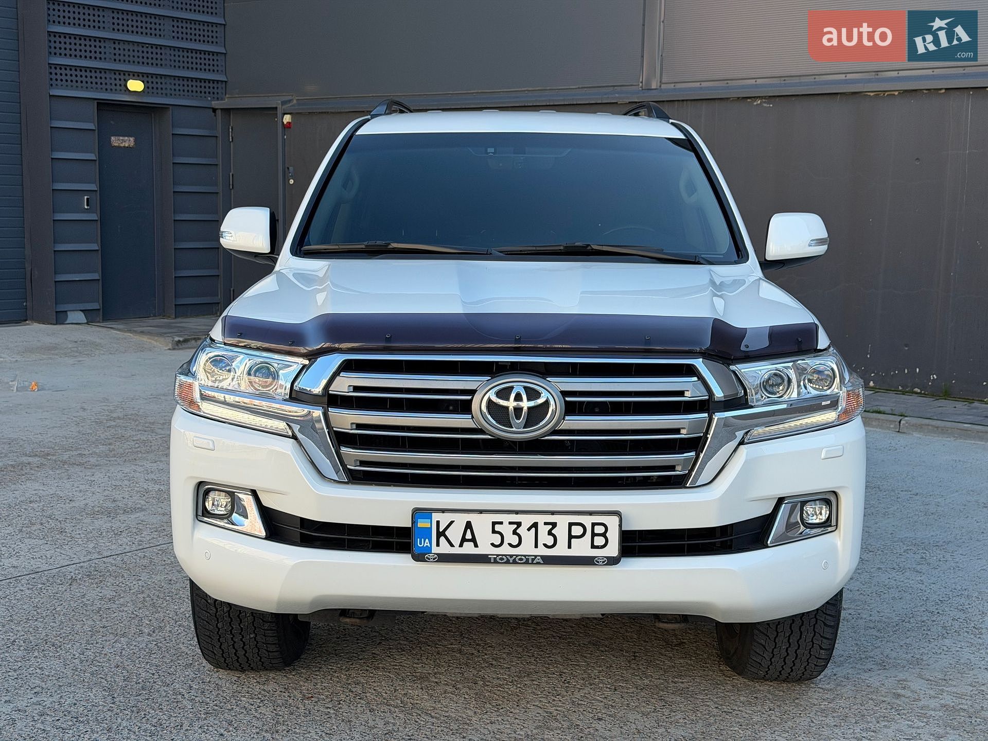 Toyota Land Cruiser 2018 VIN JTMCV05J004250430 фото оголошення 18 з 64