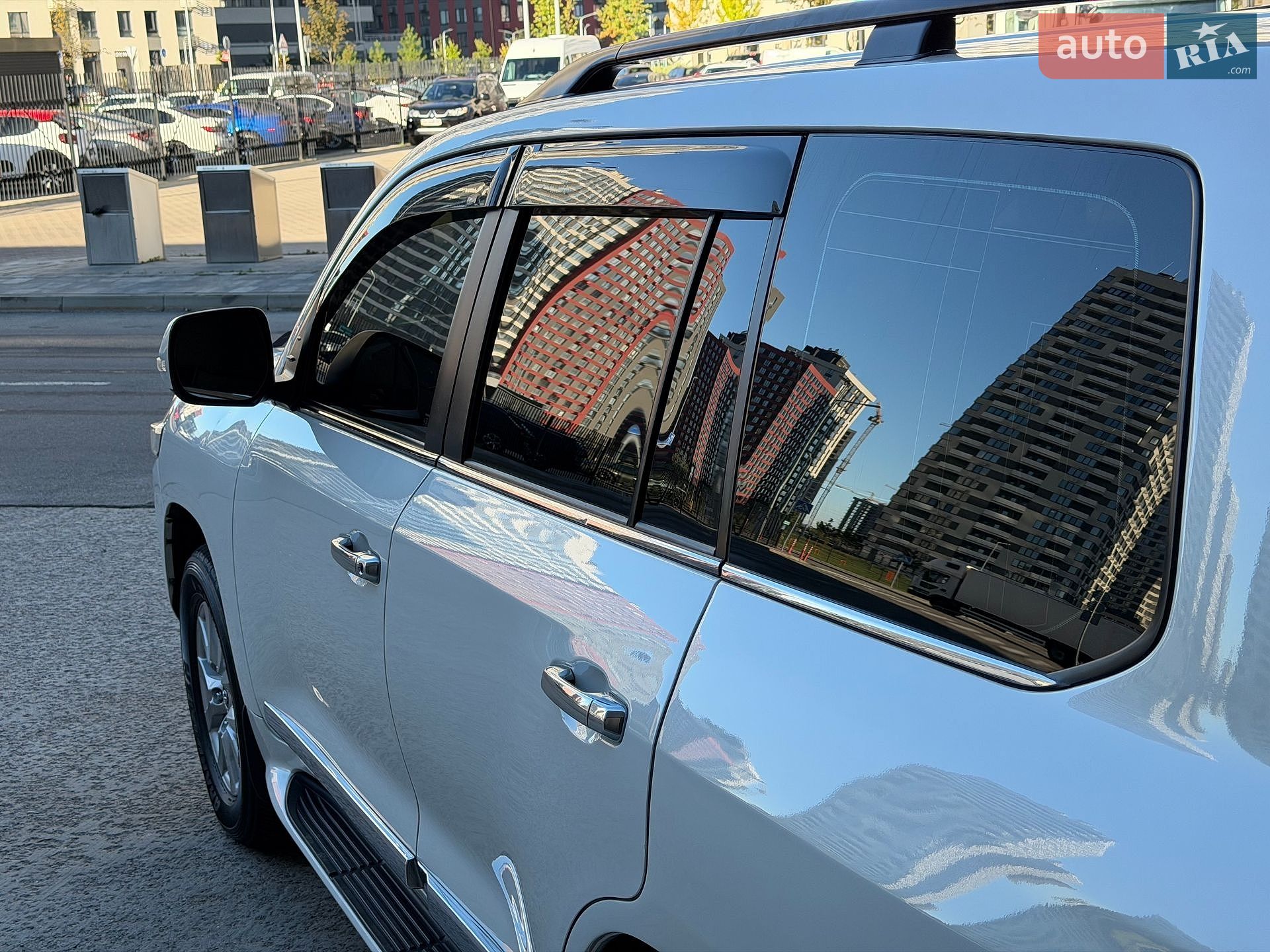 Toyota Land Cruiser 2018 VIN JTMCV05J004250430 фото оголошення 23 з 64