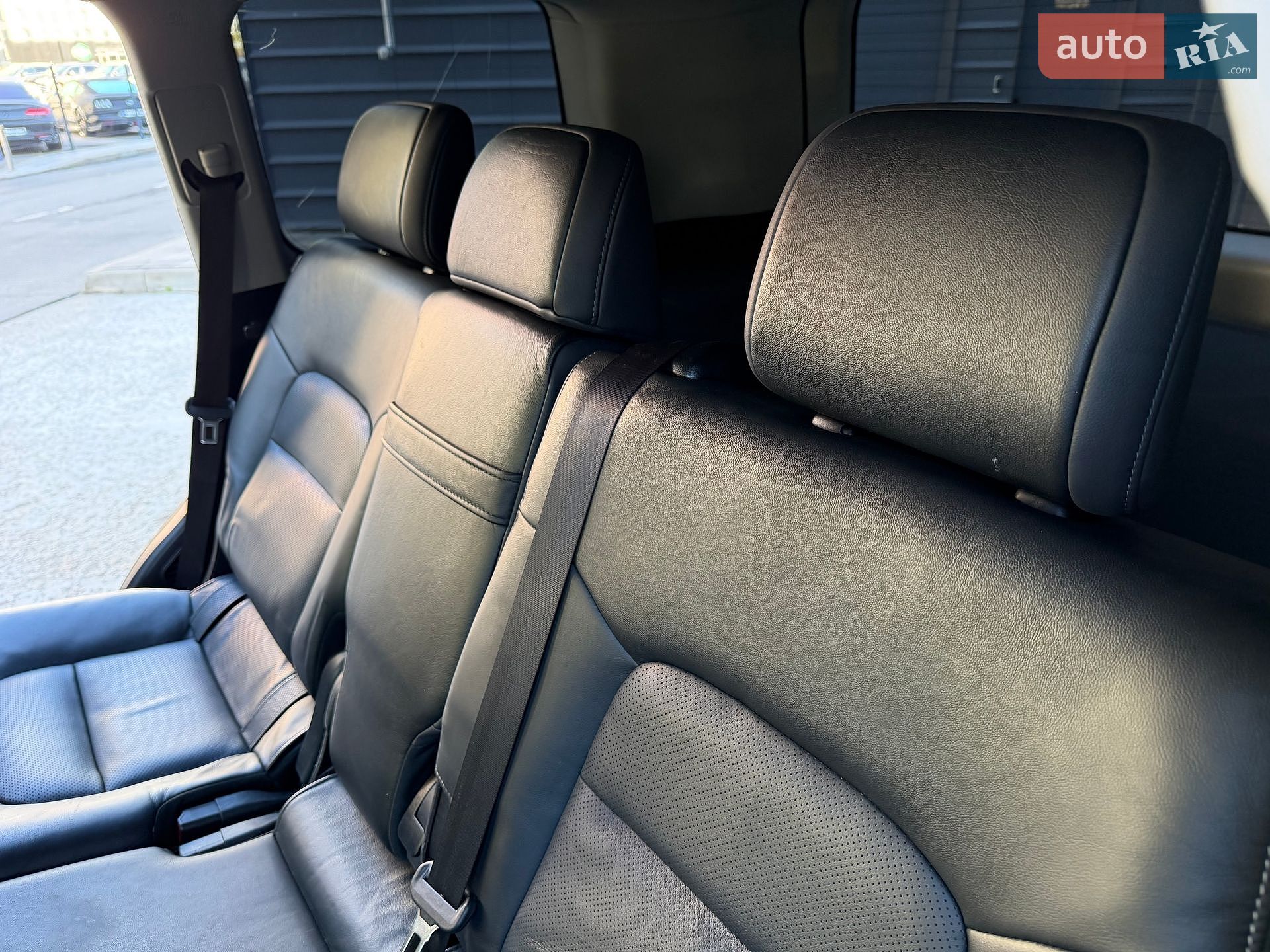 Toyota Land Cruiser 2018 VIN JTMCV05J004250430 фото оголошення 36 з 64