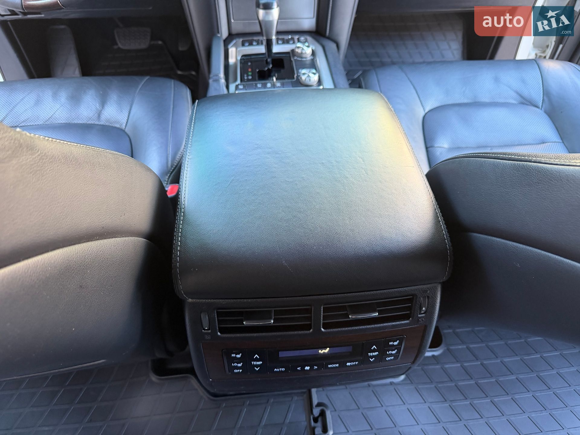 Toyota Land Cruiser 2018 VIN JTMCV05J004250430 фото оголошення 42 з 64