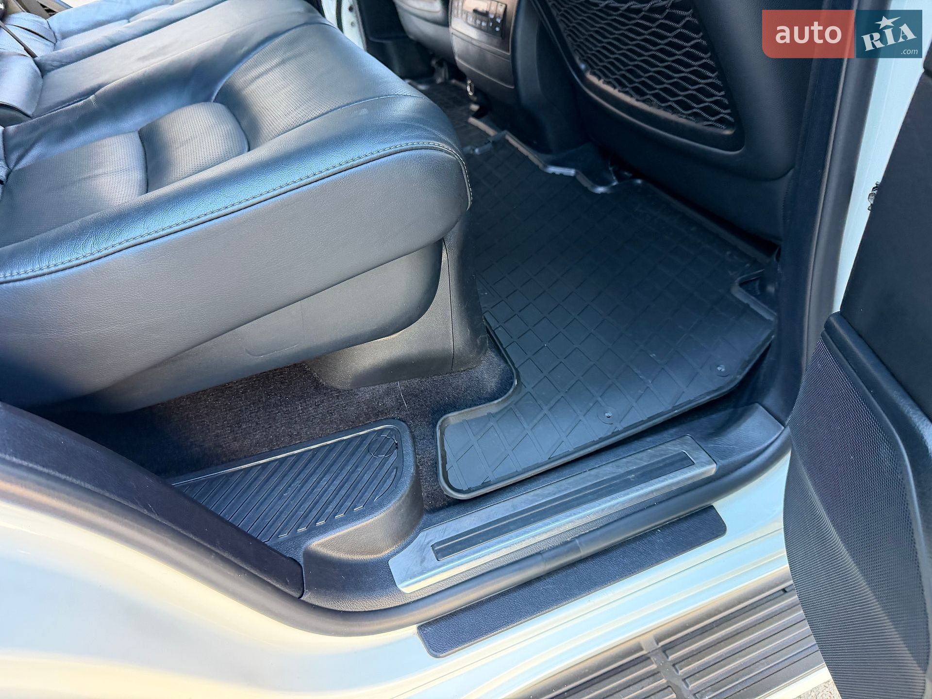 Toyota Land Cruiser 2018 VIN JTMCV05J004250430 фото оголошення 48 з 64