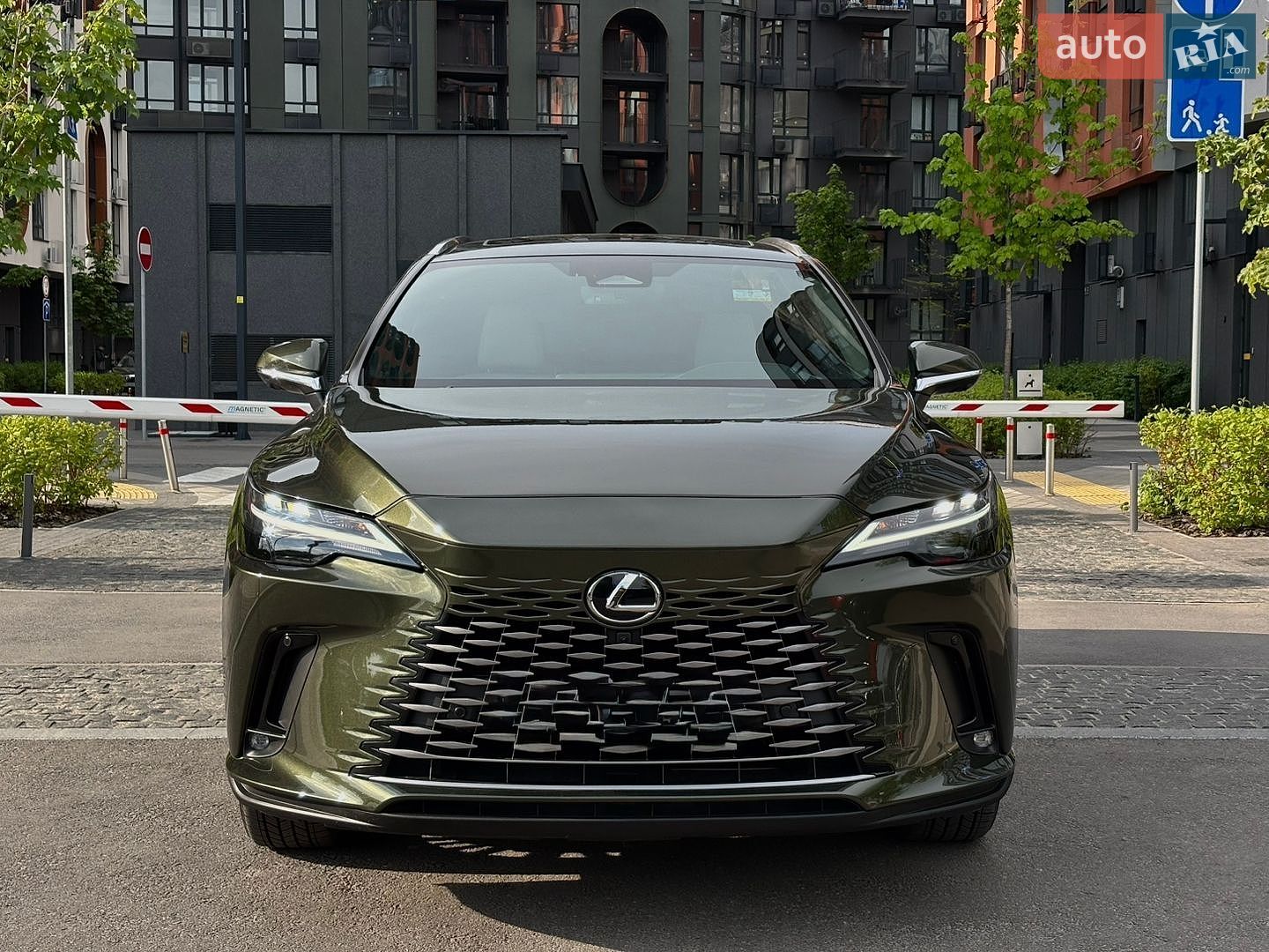Lexus RX 2024 VIN 2T2BAMBA4RC043225 фото оголошення 18 з 69