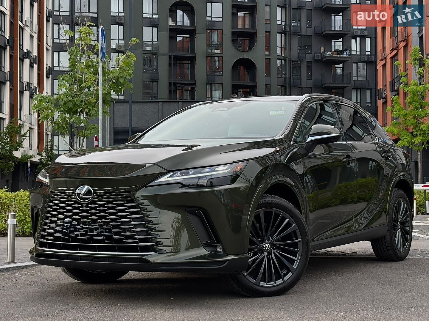 Lexus RX 2024 VIN 2T2BAMBA4RC043225 фото оголошення 5 з 69