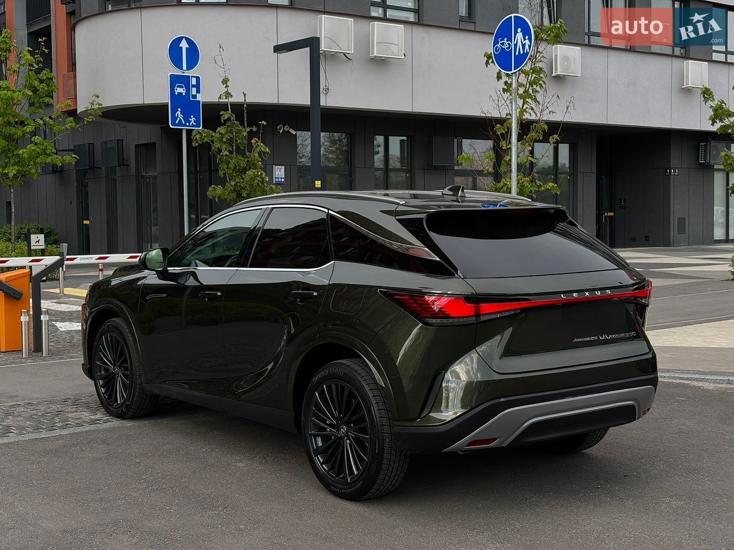 Lexus RX 2024 VIN 2T2BAMBA4RC043225 фото оголошення 14 з 69