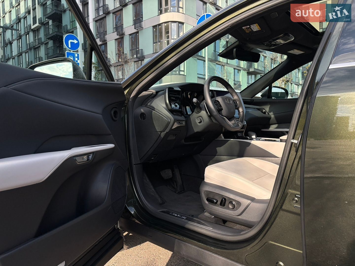 Lexus RX 2024 VIN 2T2BAMBA4RC043225 фото оголошення 26 з 69