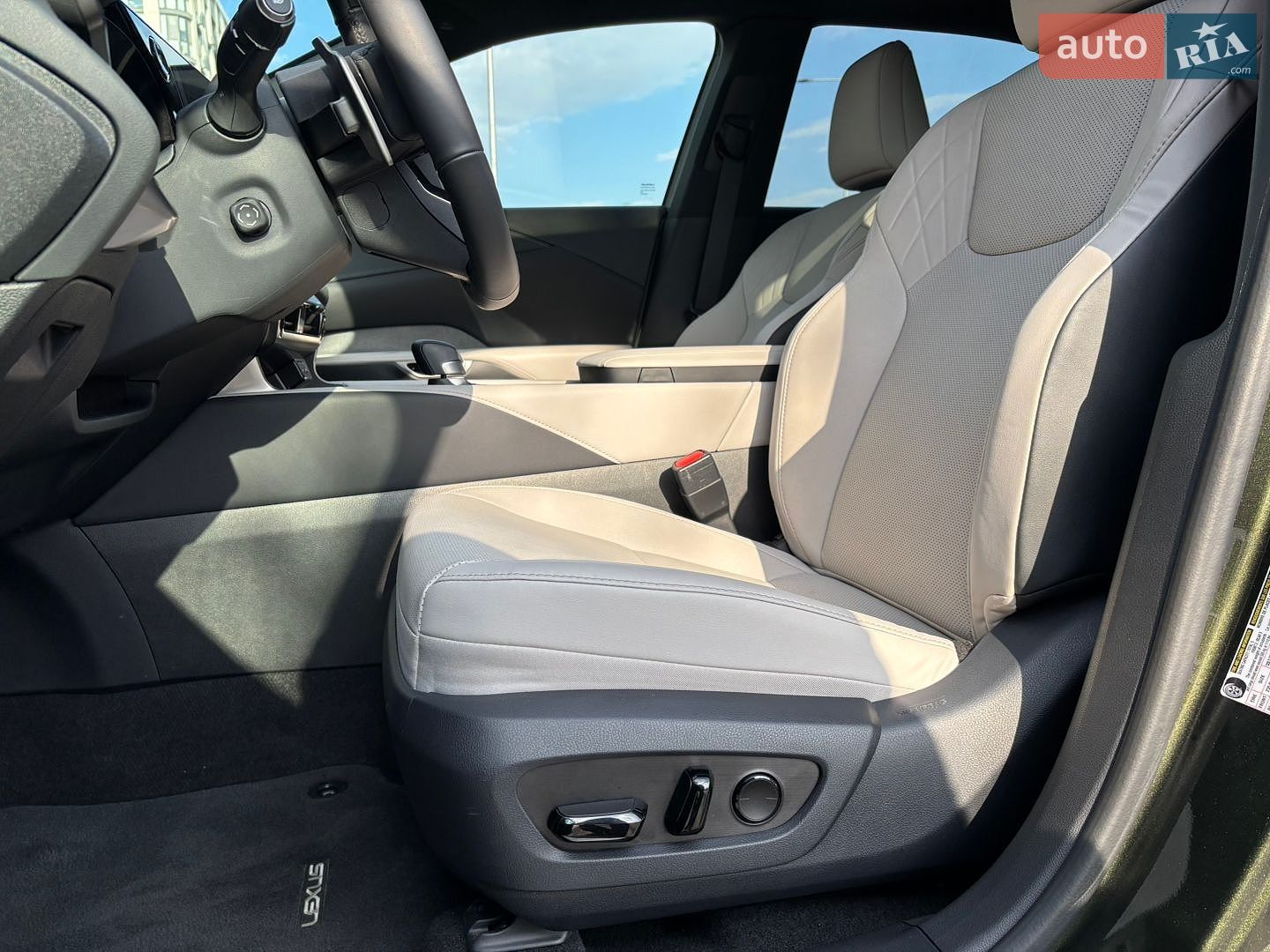 Lexus RX 2024 VIN 2T2BAMBA4RC043225 фото оголошення 30 з 69