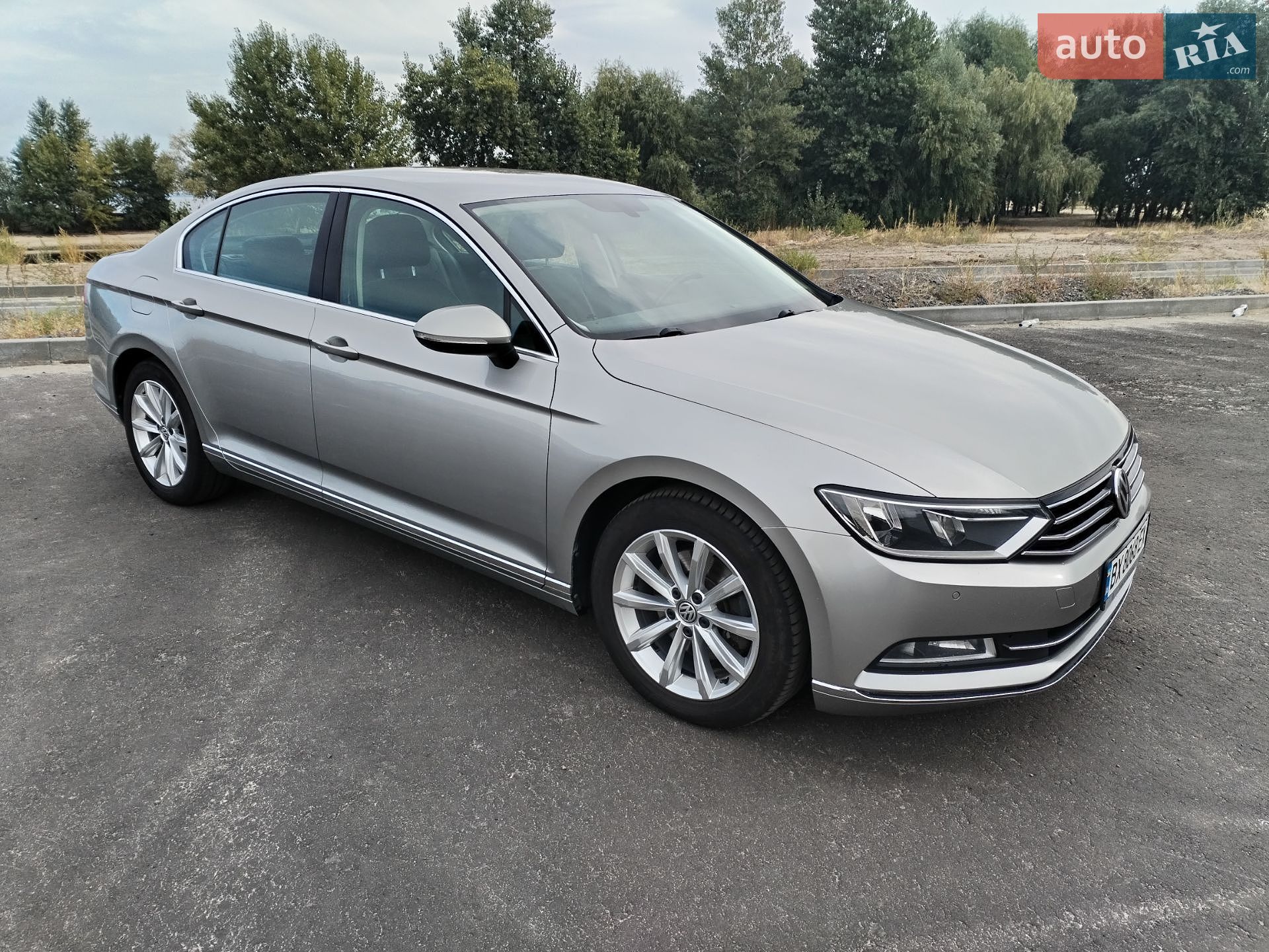 Volkswagen Passat 2017 VIN WVWZZZ3CZHE146051 фото оголошення 3 з 94