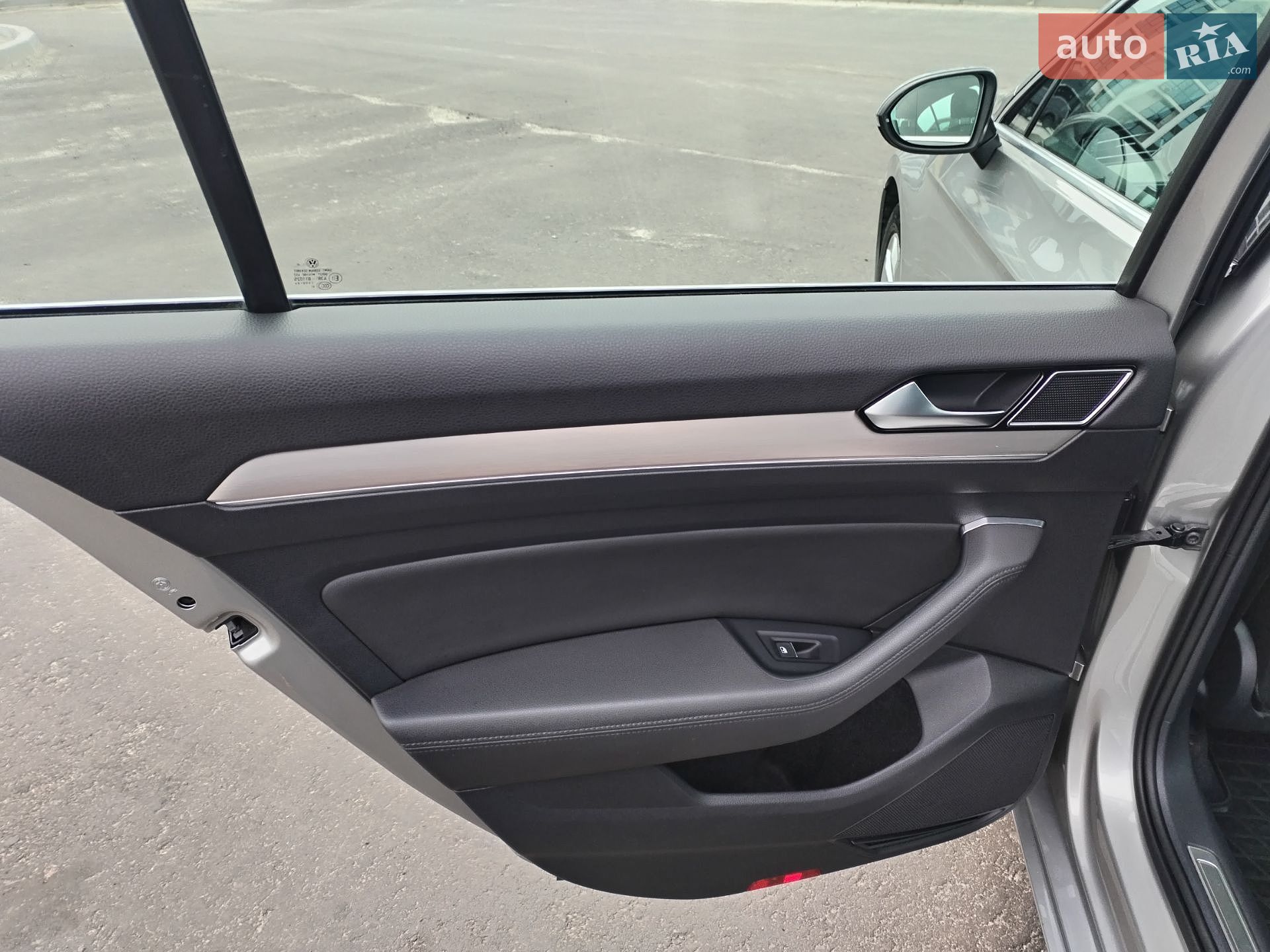 Volkswagen Passat 2017 VIN WVWZZZ3CZHE146051 фото оголошення 26 з 94