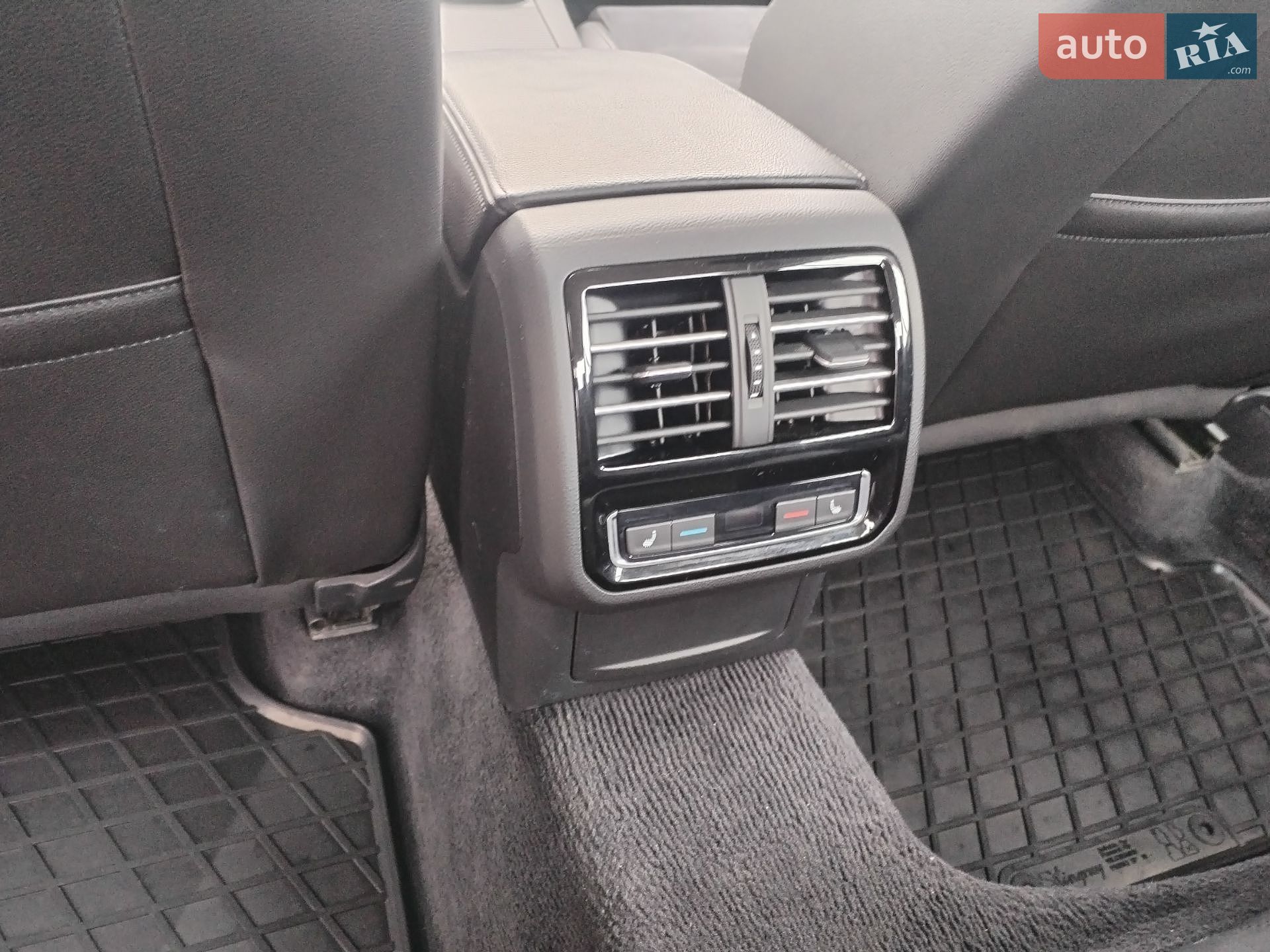 Volkswagen Passat 2017 VIN WVWZZZ3CZHE146051 фото оголошення 29 з 94