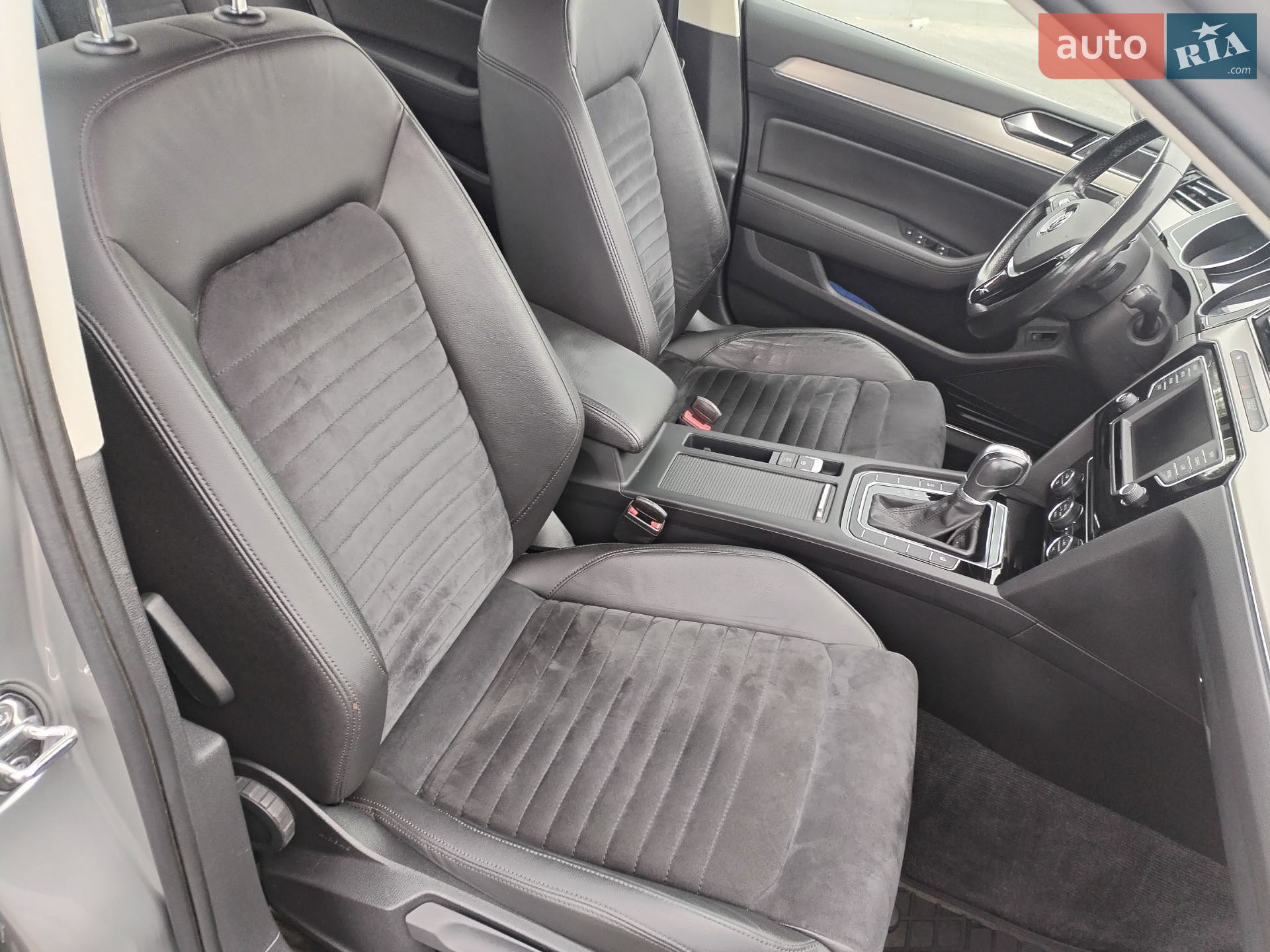 Volkswagen Passat 2017 VIN WVWZZZ3CZHE146051 фото оголошення 37 з 94