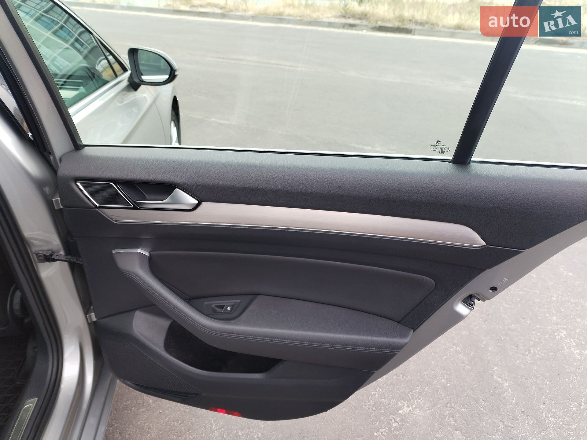 Volkswagen Passat 2017 VIN WVWZZZ3CZHE146051 фото оголошення 33 з 94
