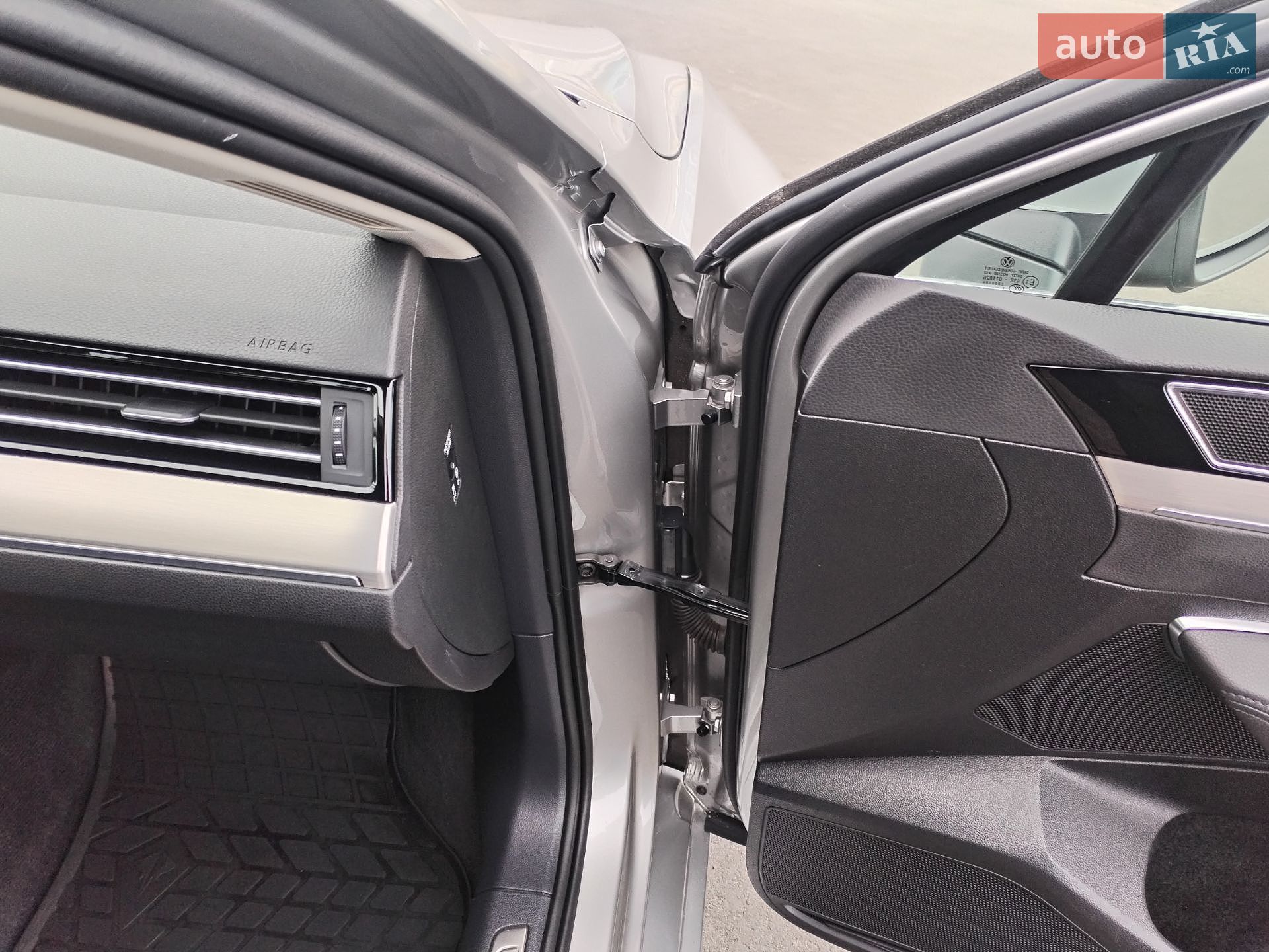 Volkswagen Passat 2017 VIN WVWZZZ3CZHE146051 фото оголошення 40 з 94