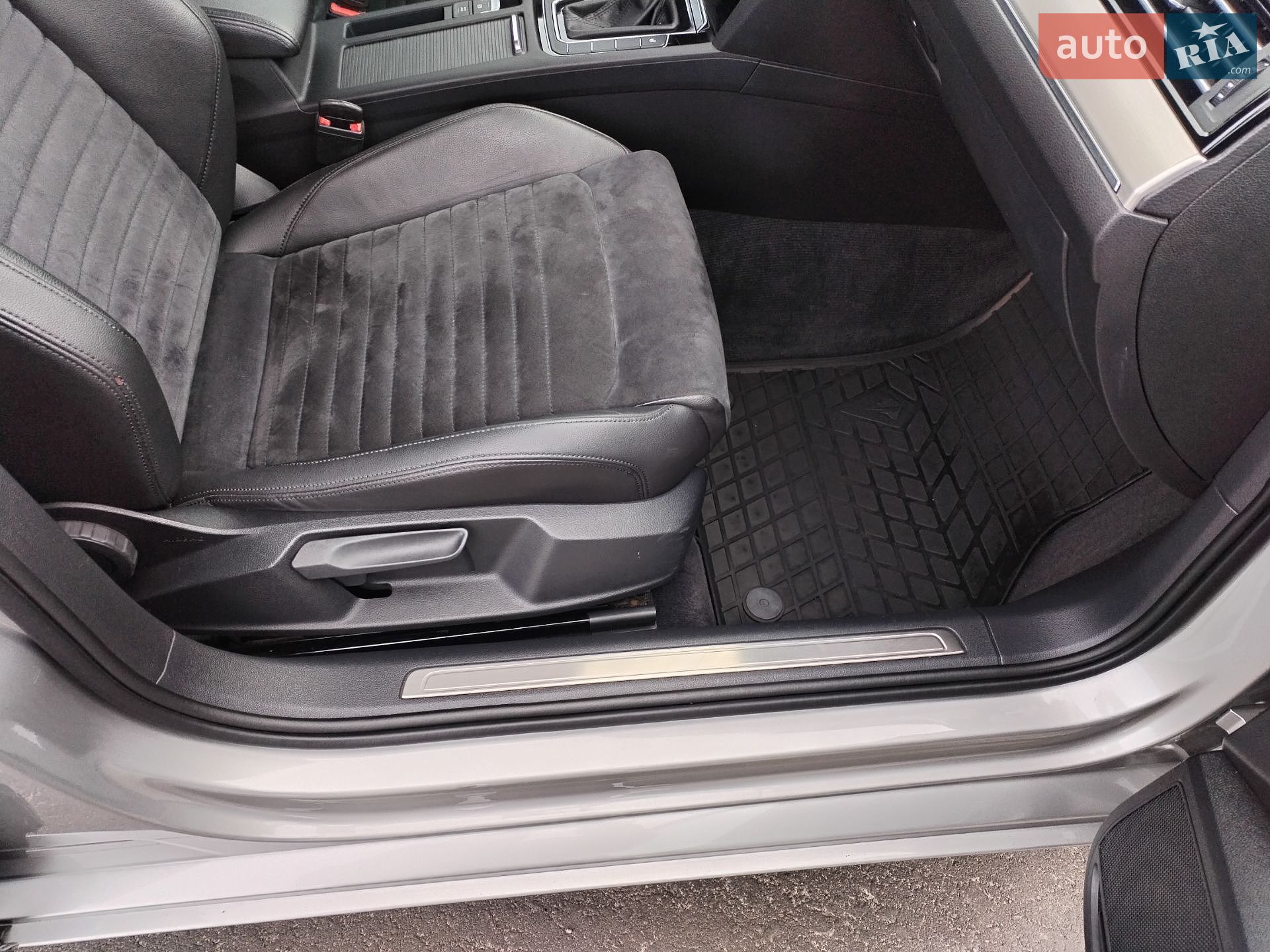 Volkswagen Passat 2017 VIN WVWZZZ3CZHE146051 фото оголошення 39 з 94