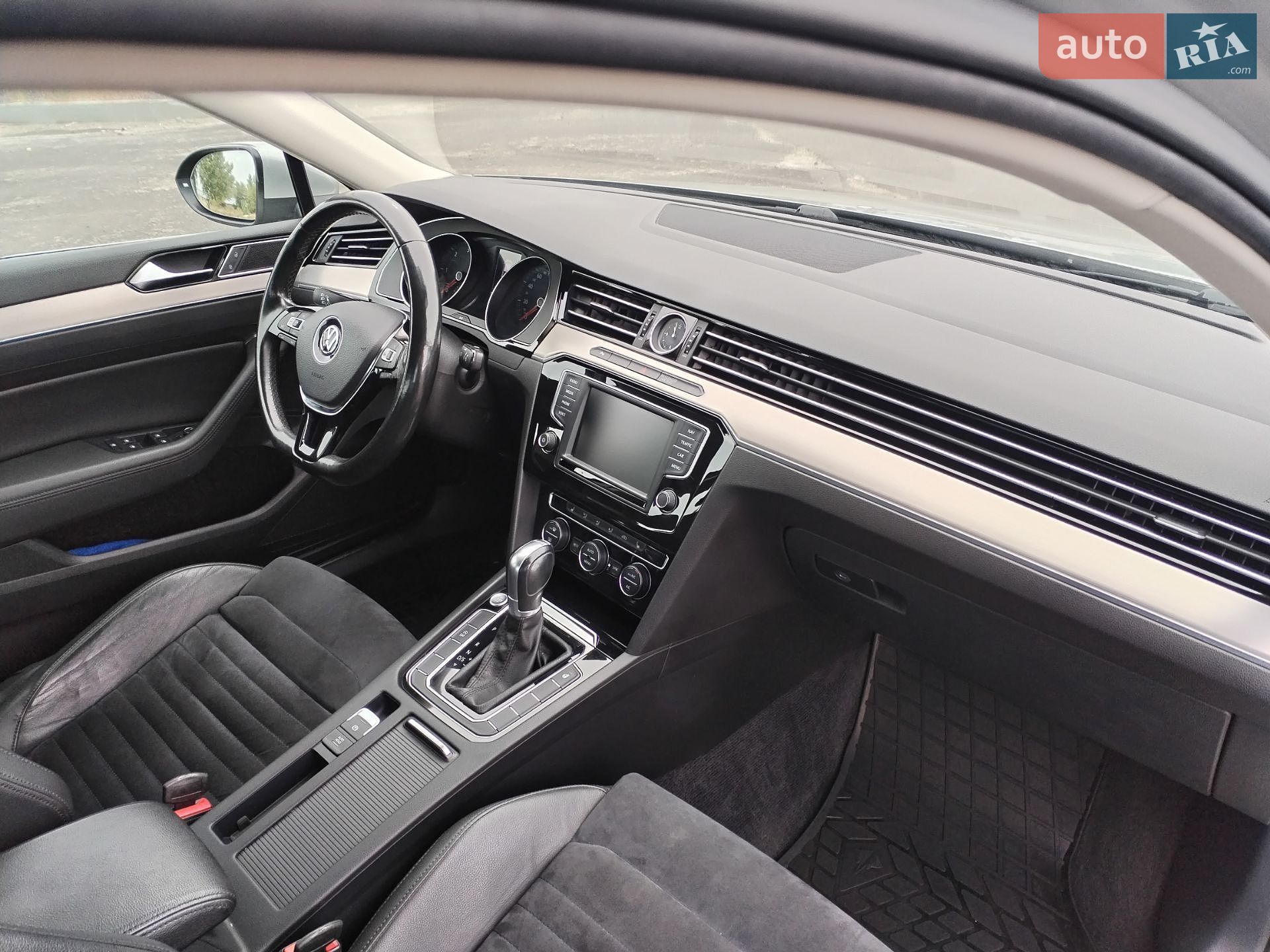 Volkswagen Passat 2017 VIN WVWZZZ3CZHE146051 фото оголошення 42 з 94
