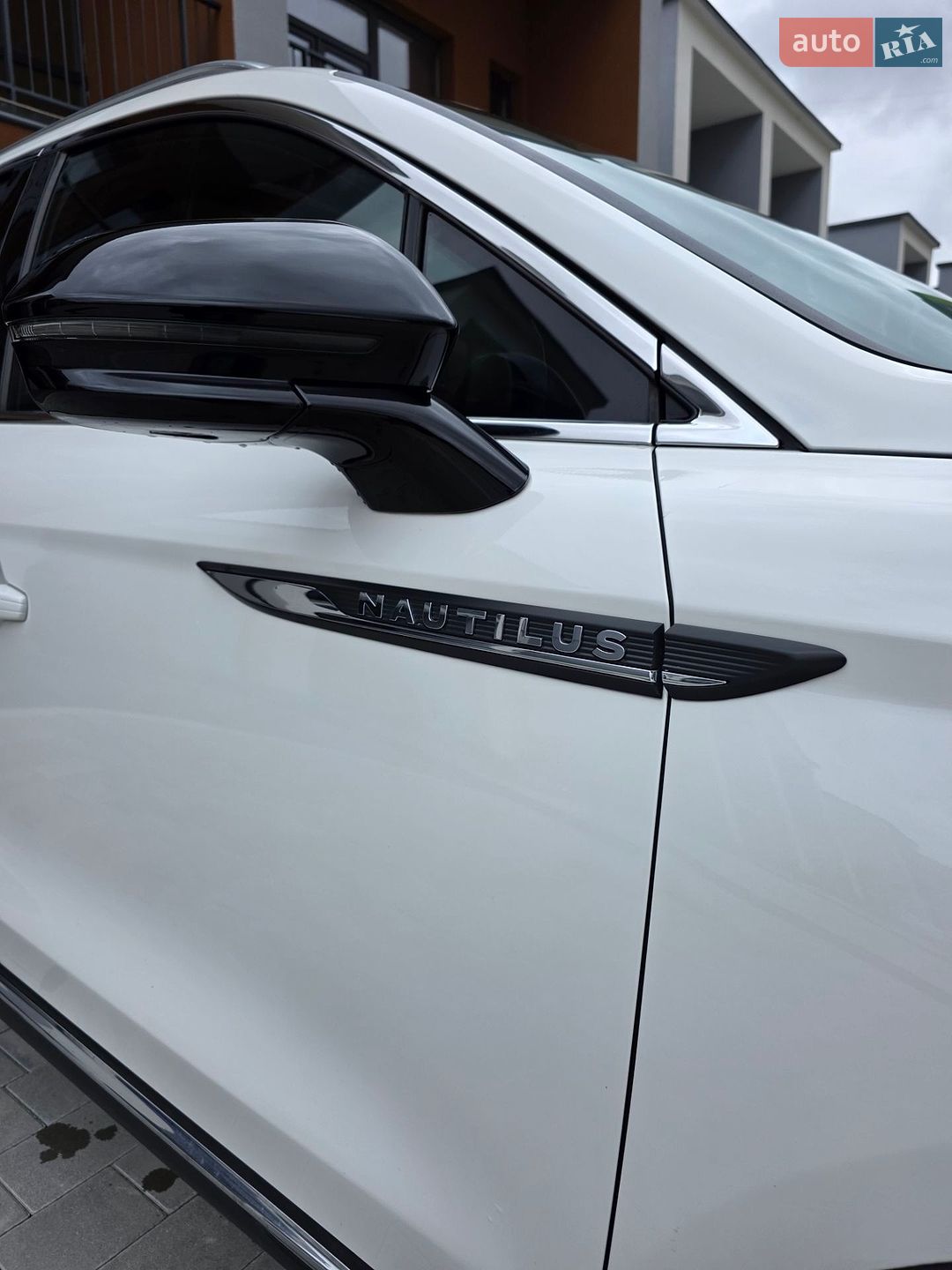 Lincoln Nautilus 2021 VIN 2LMPJ8K95NBL01004 фото оголошення 9 з 26