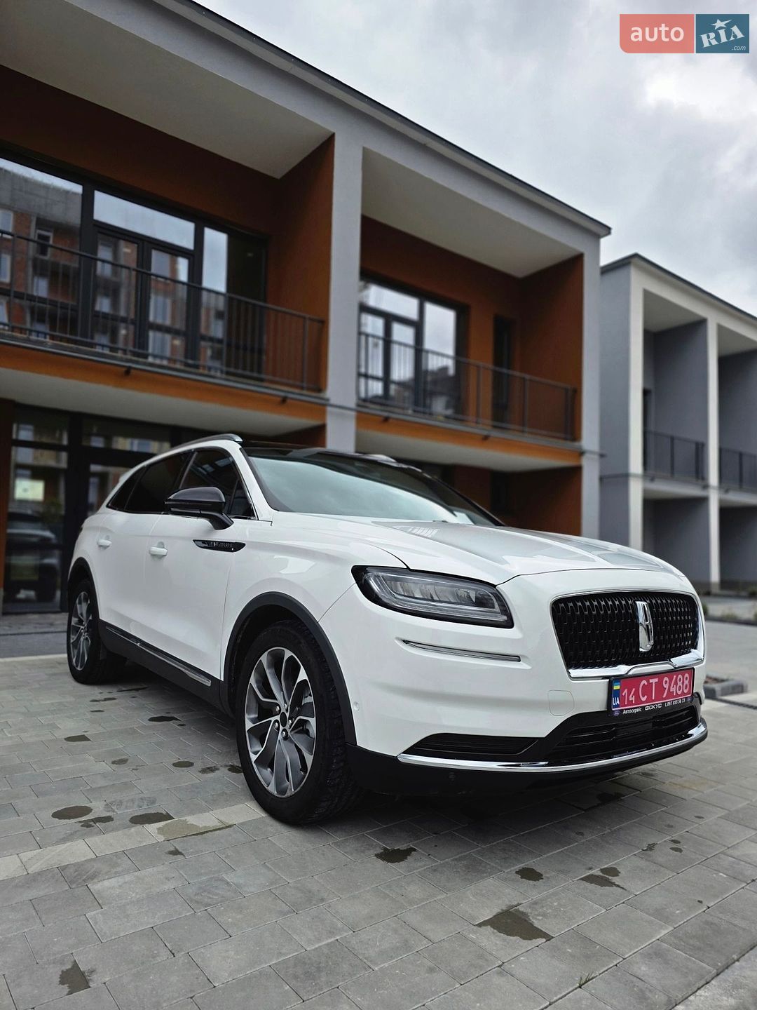 Lincoln Nautilus 2021 VIN 2LMPJ8K95NBL01004 фото оголошення 2 з 26
