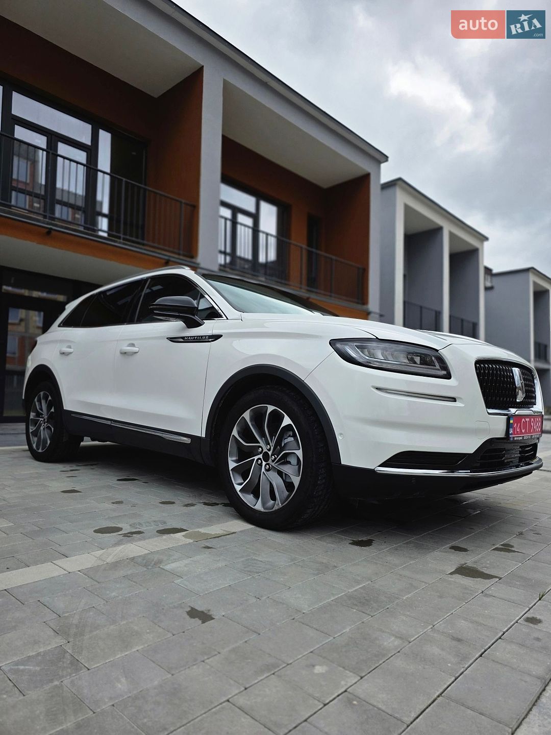 Lincoln Nautilus 2021 VIN 2LMPJ8K95NBL01004 фото оголошення 3 з 26