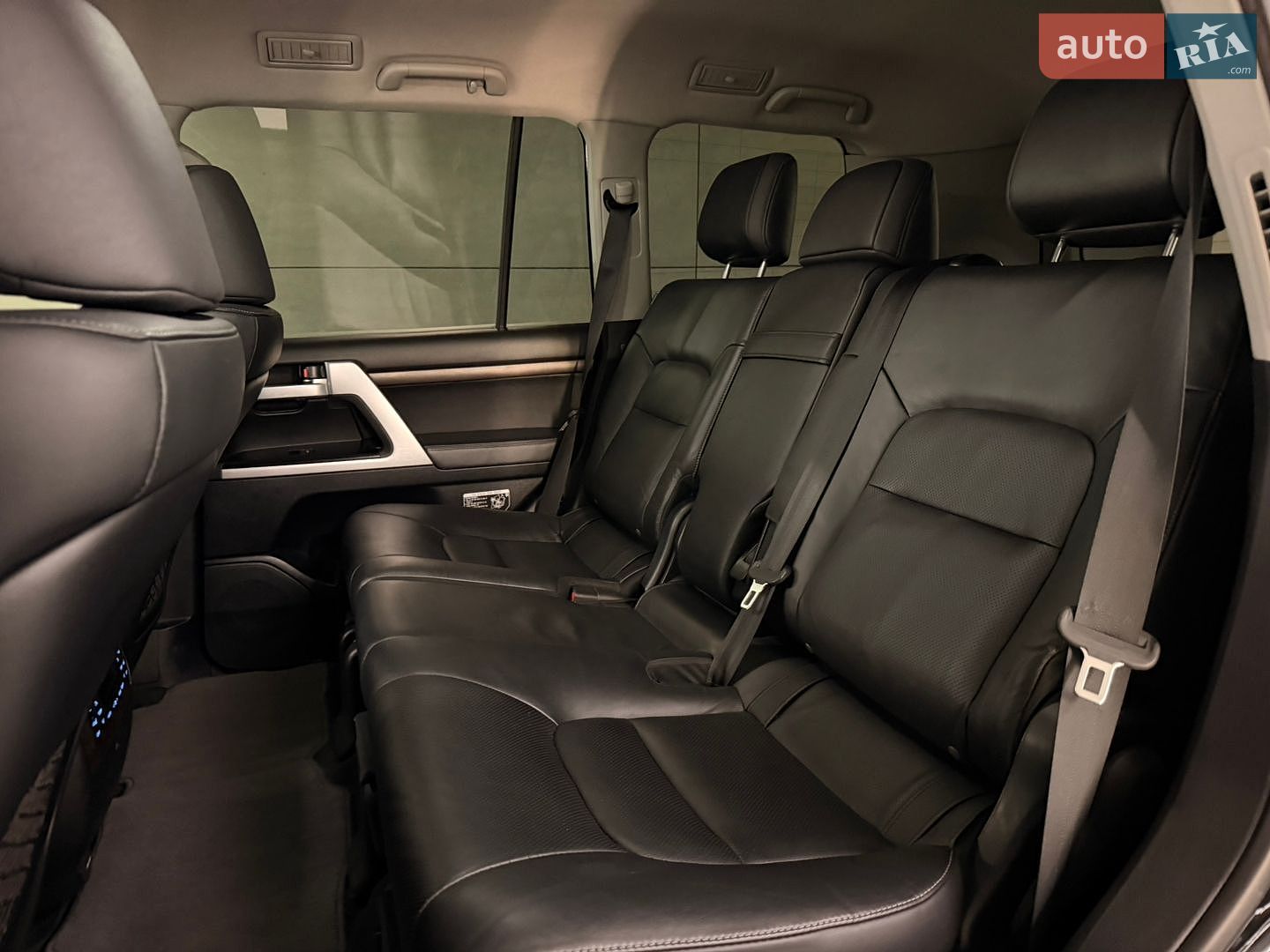 Toyota Land Cruiser 2020 VIN JTMCX05J604204112 фото оголошення 24 з 30