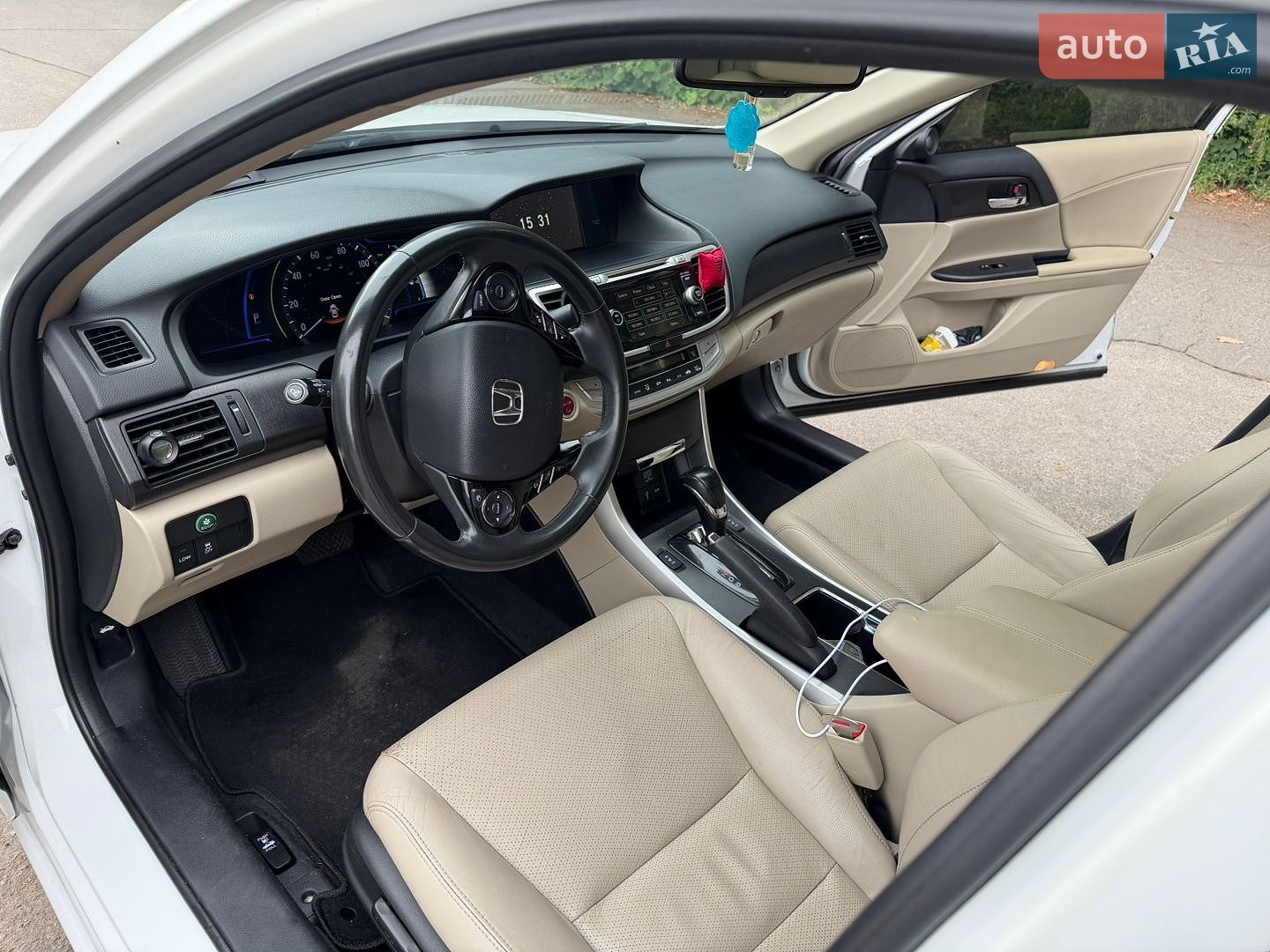 Honda Accord 2015 VIN 1HGCR6F52FA007271 фото оголошення 17 з 21