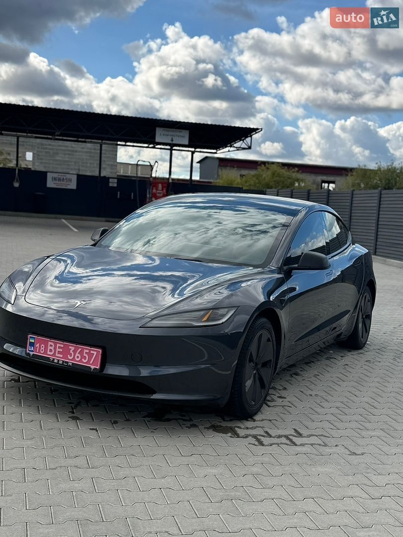 Tesla Model 3 2024 VIN LRW3E7EB1RC200458 фото оголошення 3 з 21