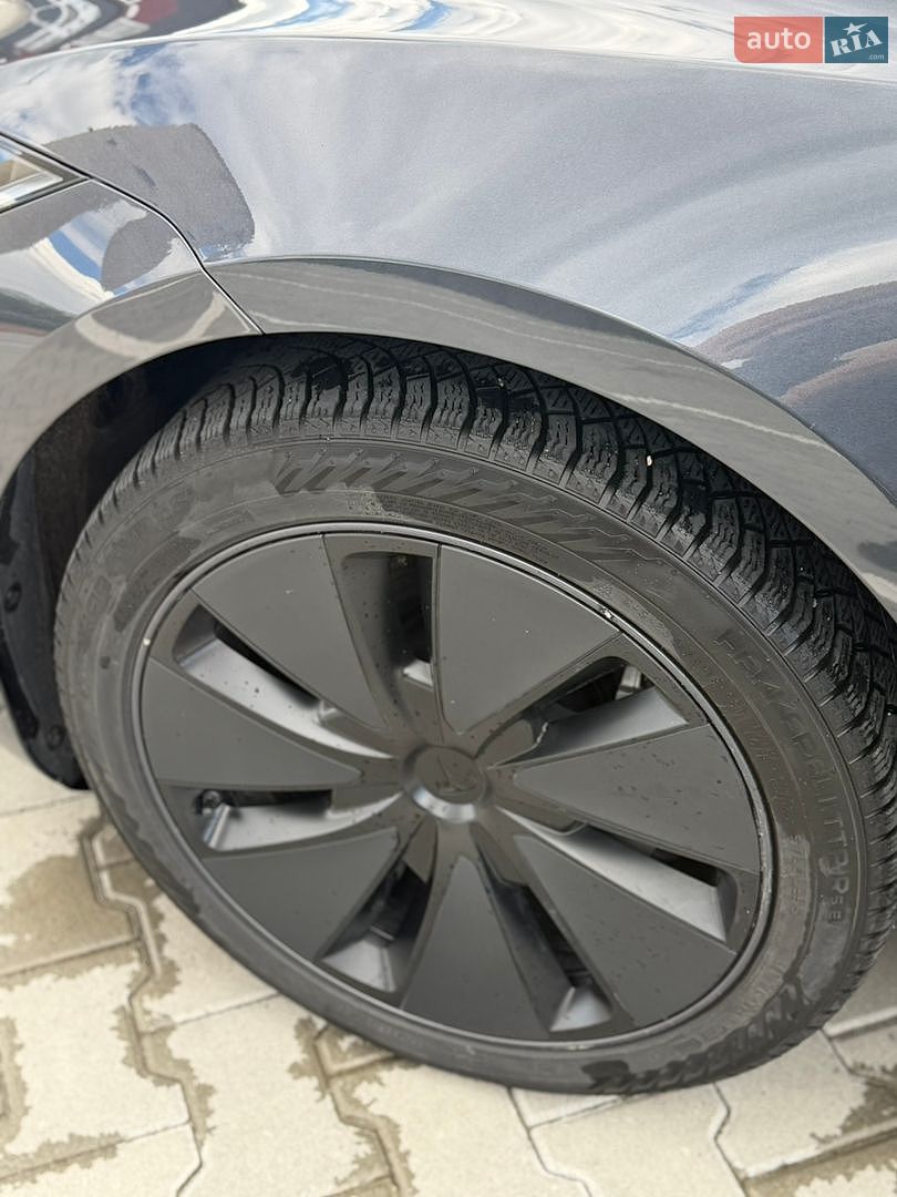 Tesla Model 3 2024 VIN LRW3E7EB1RC200458 фото оголошення 8 з 21