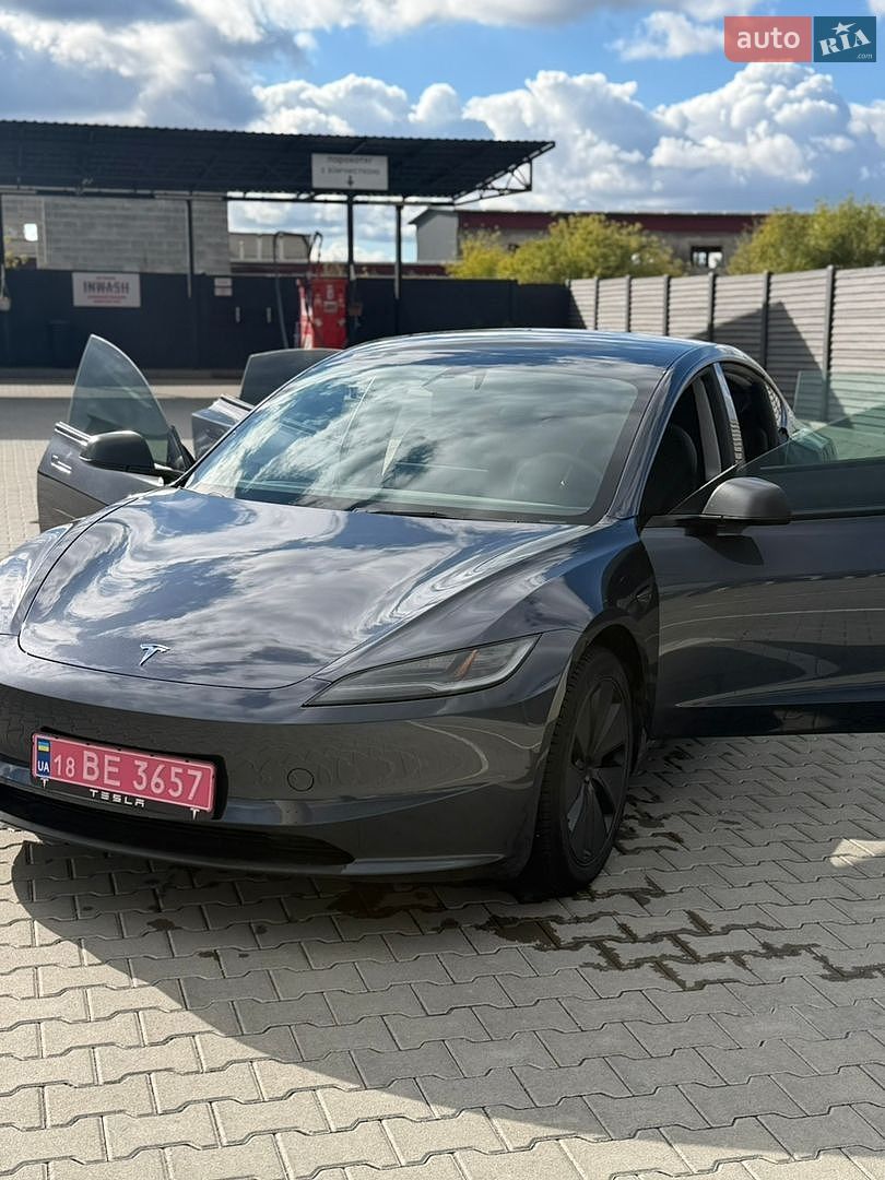 Tesla Model 3 2024 VIN LRW3E7EB1RC200458 фото оголошення 9 з 21