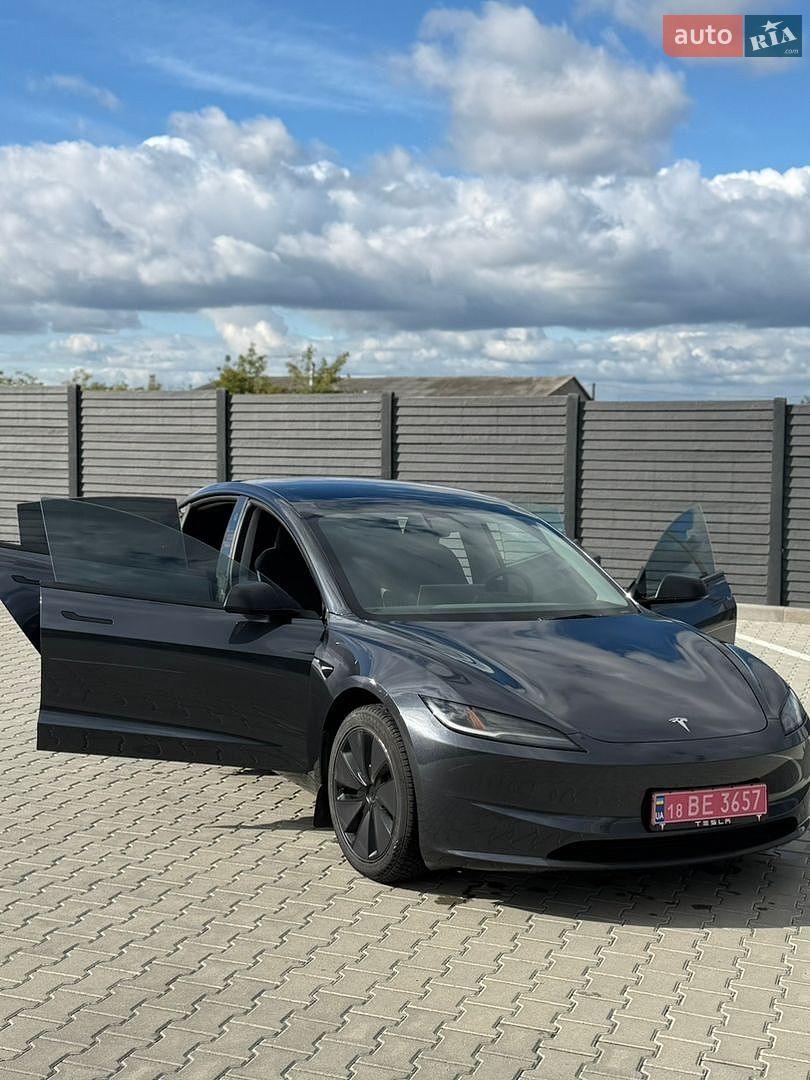 Tesla Model 3 2024 VIN LRW3E7EB1RC200458 фото оголошення 10 з 21