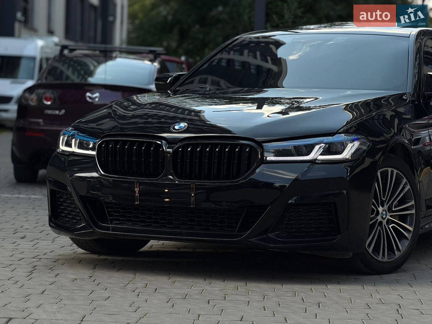 BMW 5 Series 2017 VIN WBAJA7C38HG905392 фото оголошення 9 з 101