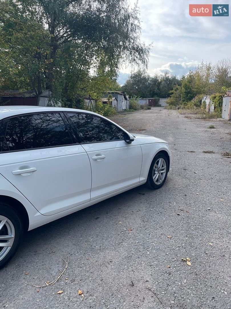 Audi A4 2016 VIN WAUGNAF43HN008671 фото оголошення 4 з 12
