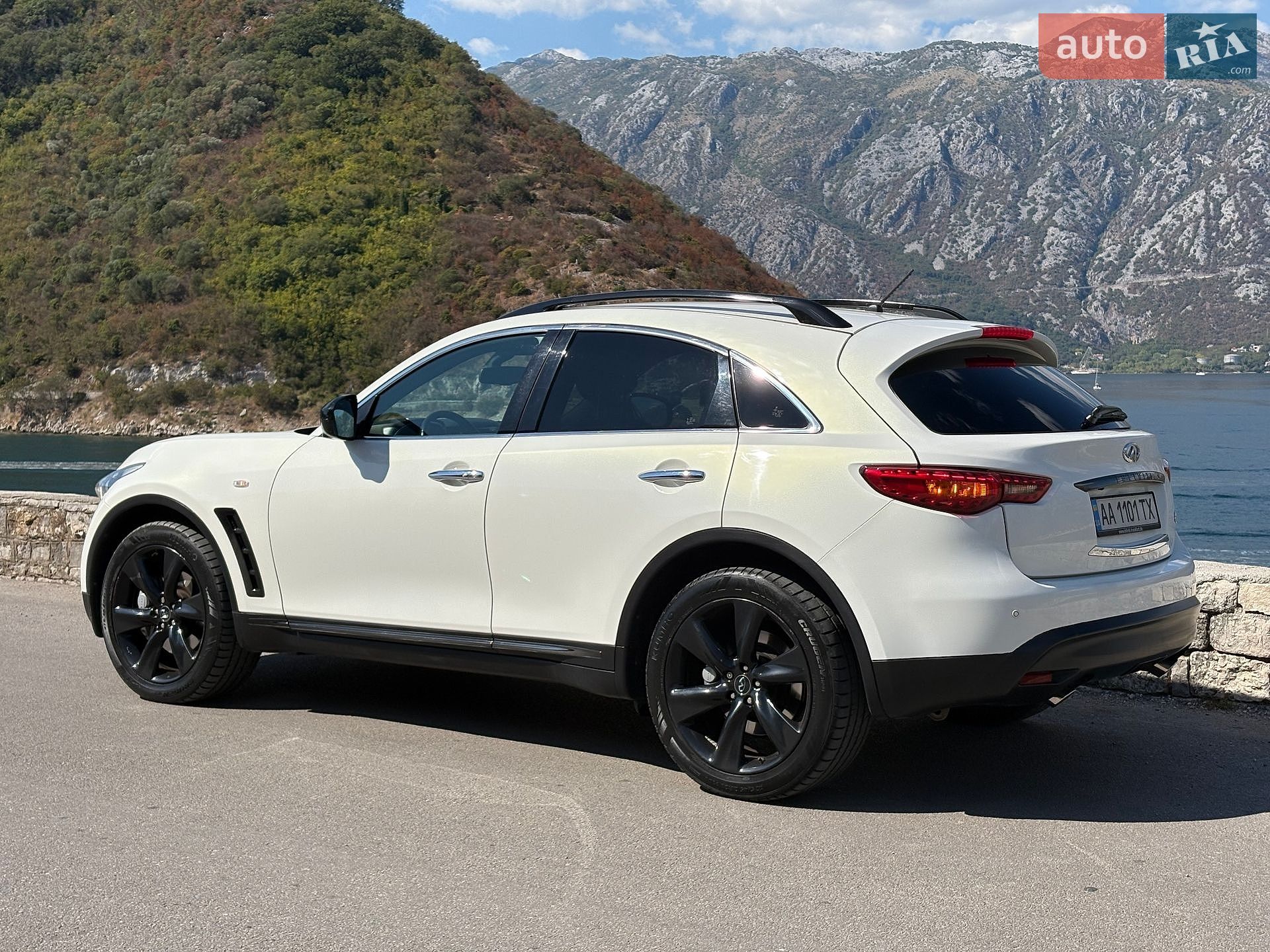 Infiniti QX70 2015 VIN JN1TDNS51U0572089 фото оголошення 4 з 40
