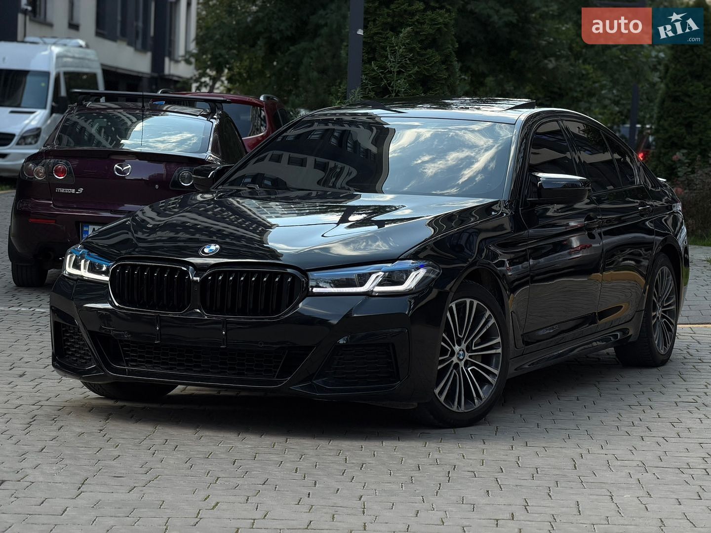 BMW 5 Series 2017 VIN WBAJA7C38HG905392 фото оголошення 2 з 101