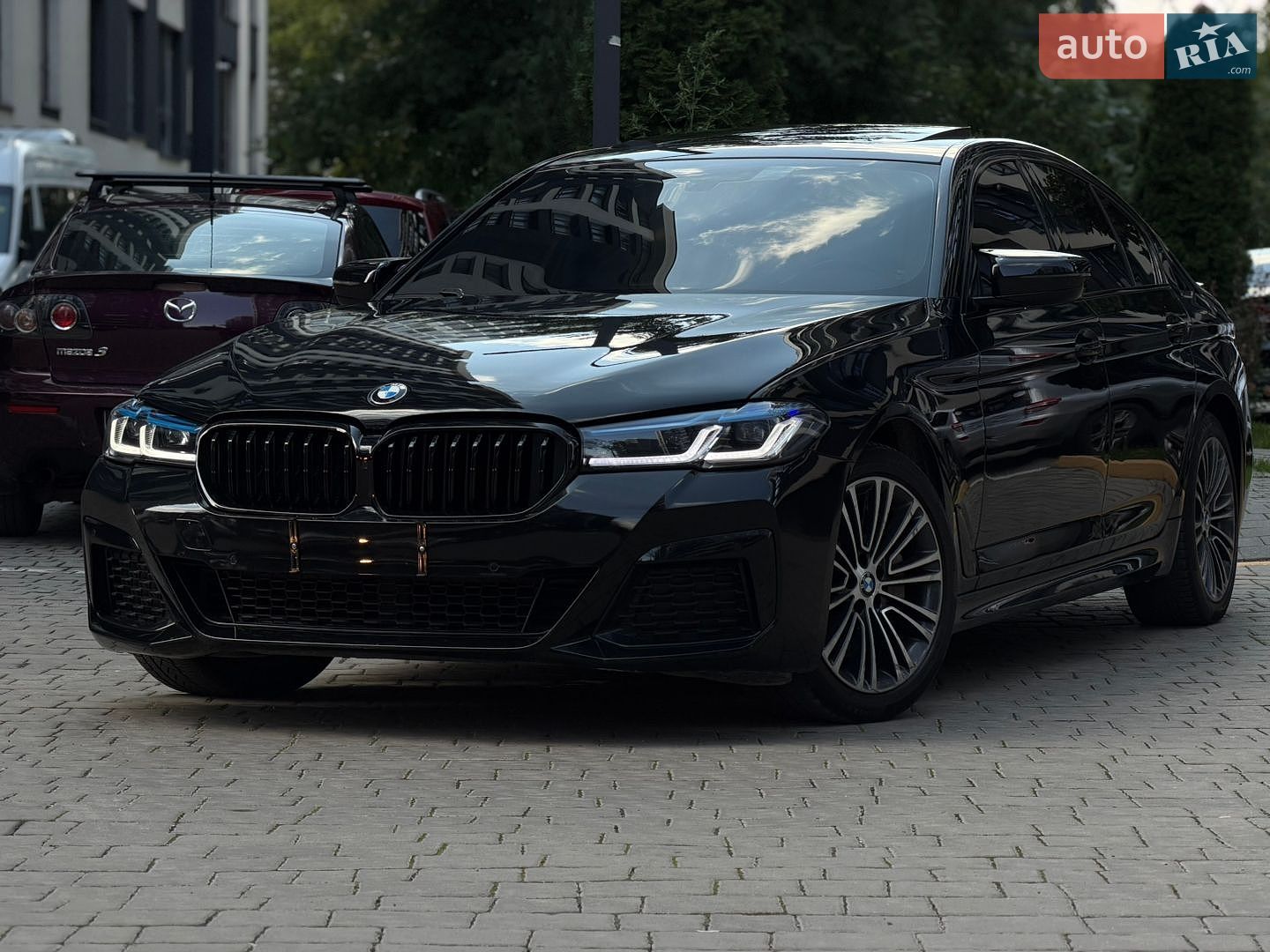 BMW 5 Series 2017 VIN WBAJA7C38HG905392 фото оголошення 4 з 101