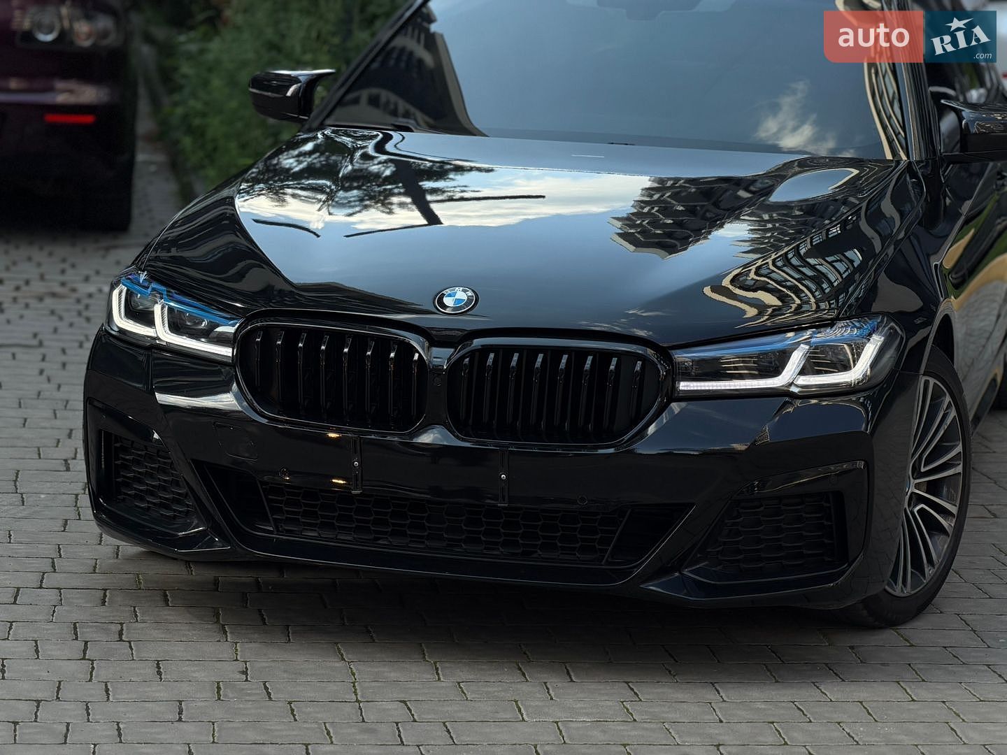 BMW 5 Series 2017 VIN WBAJA7C38HG905392 фото оголошення 16 з 101