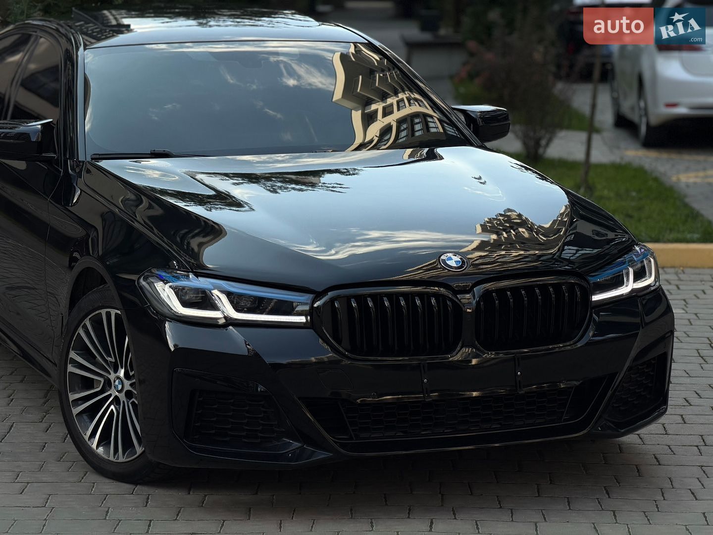 BMW 5 Series 2017 VIN WBAJA7C38HG905392 фото оголошення 35 з 101