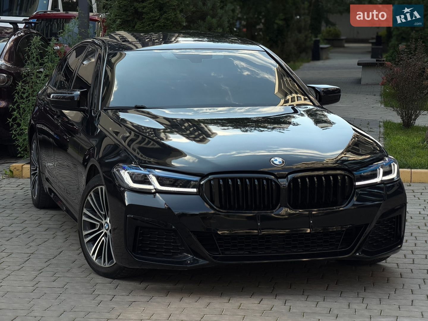 BMW 5 Series 2017 VIN WBAJA7C38HG905392 фото оголошення 36 з 101