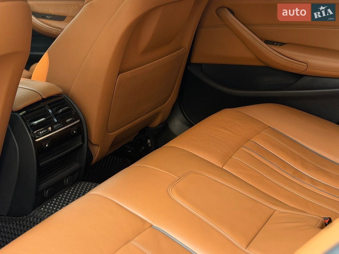 BMW 5 Series 2017 VIN WBAJA7C38HG905392 фото оголошення 76 з 101